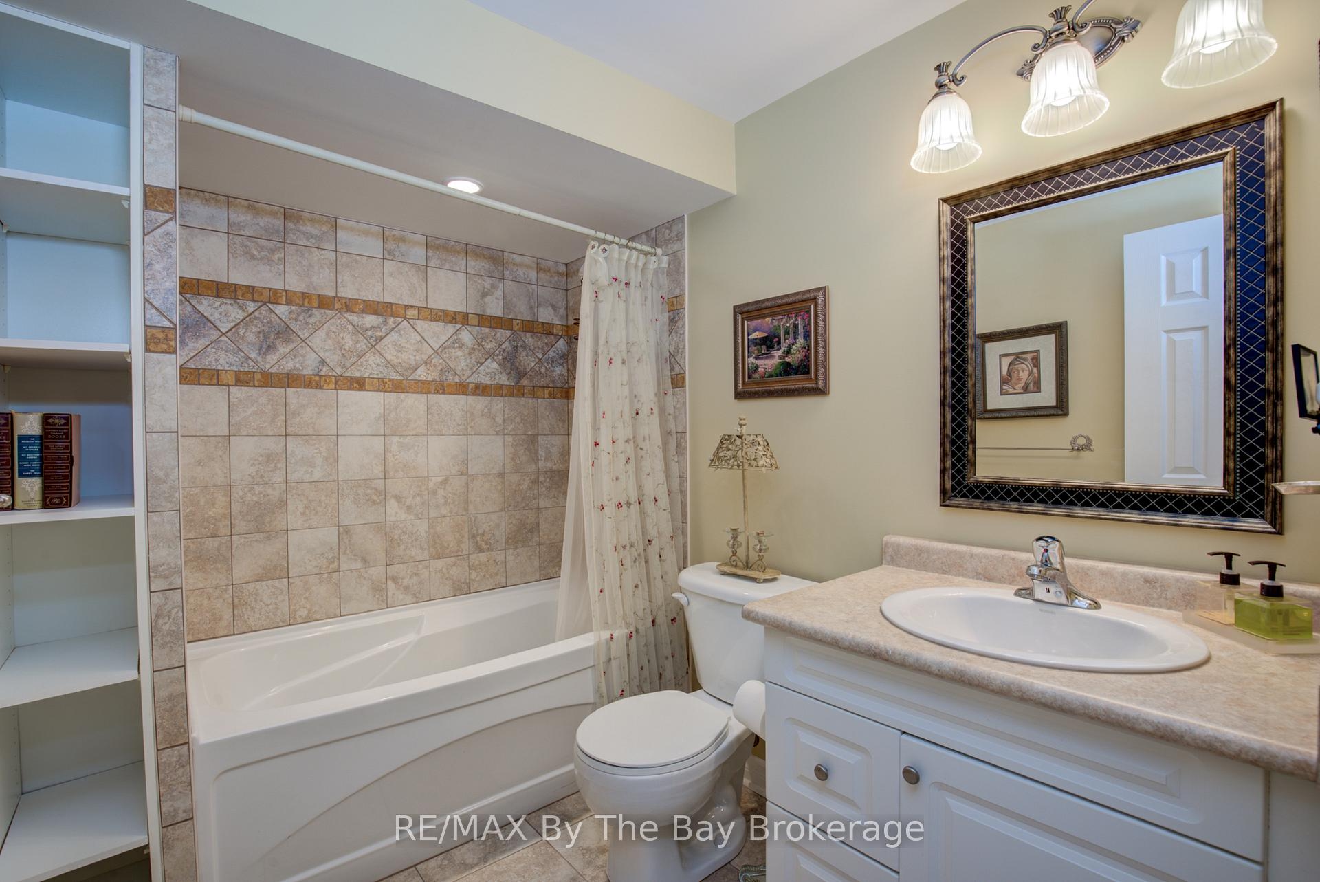 Photo 22 of 32 Green Briar Drive, Collingwood — HOMEH
