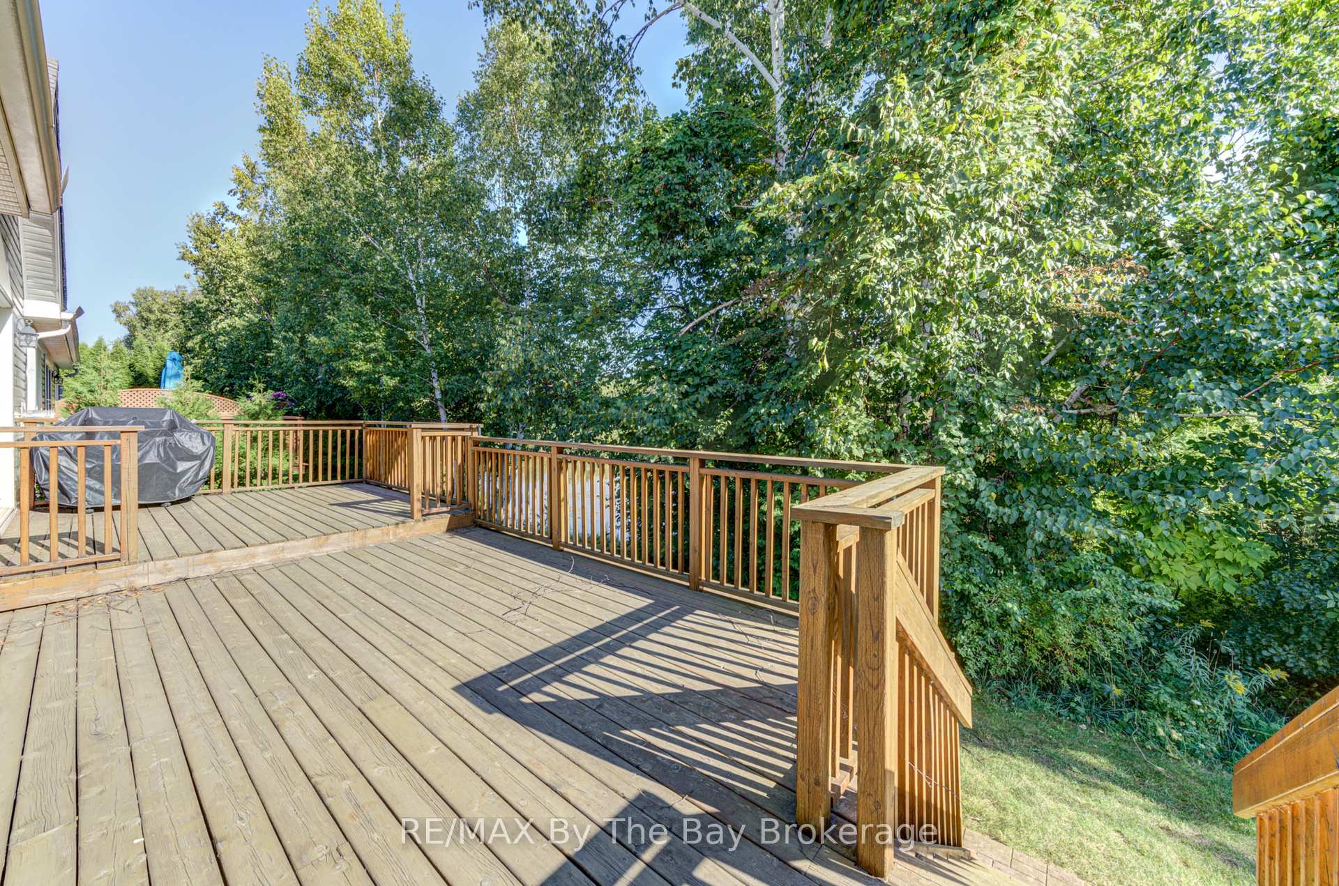 Photo 23 of 32 Green Briar Drive, Collingwood — HOMEH