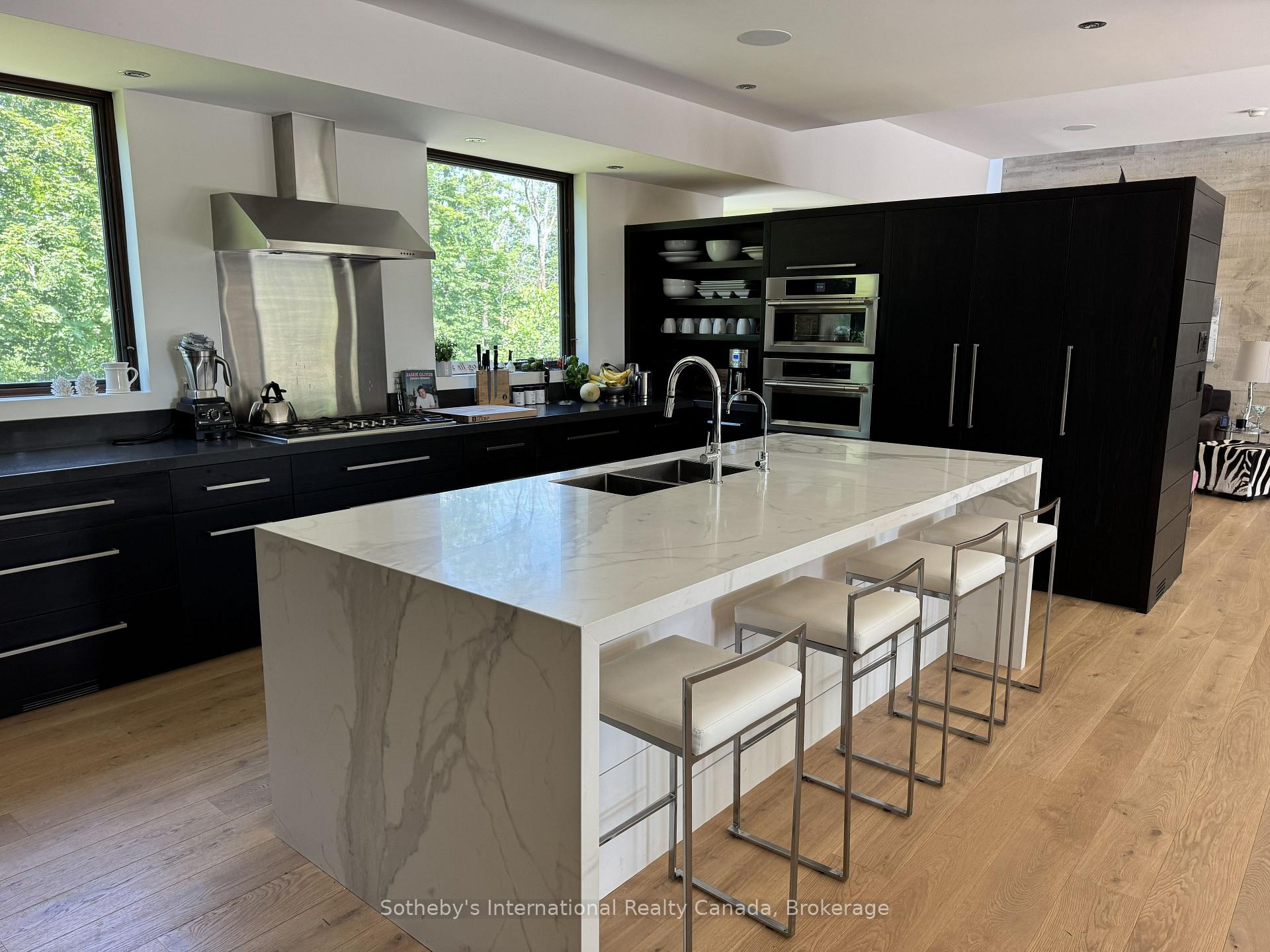 Photo 2 of 46479 Old Mail Road, Meaford — HOMEH
