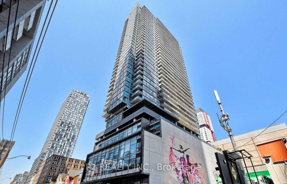 Front of Unit 3703, 290 Adelaide Street W