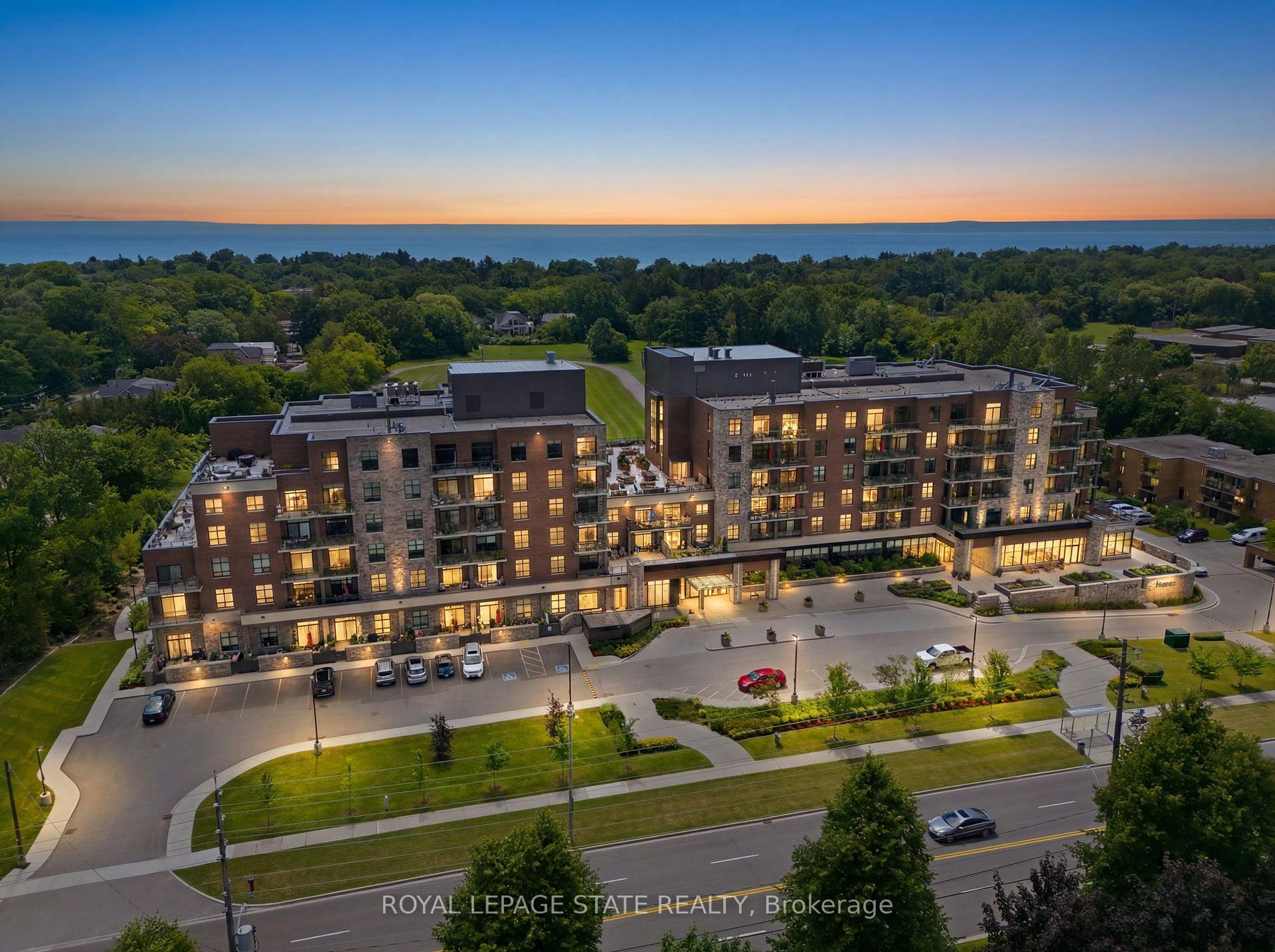 Photo 2 of Unit 309, 3290 New Street, Burlington, Roseland — HOMEH