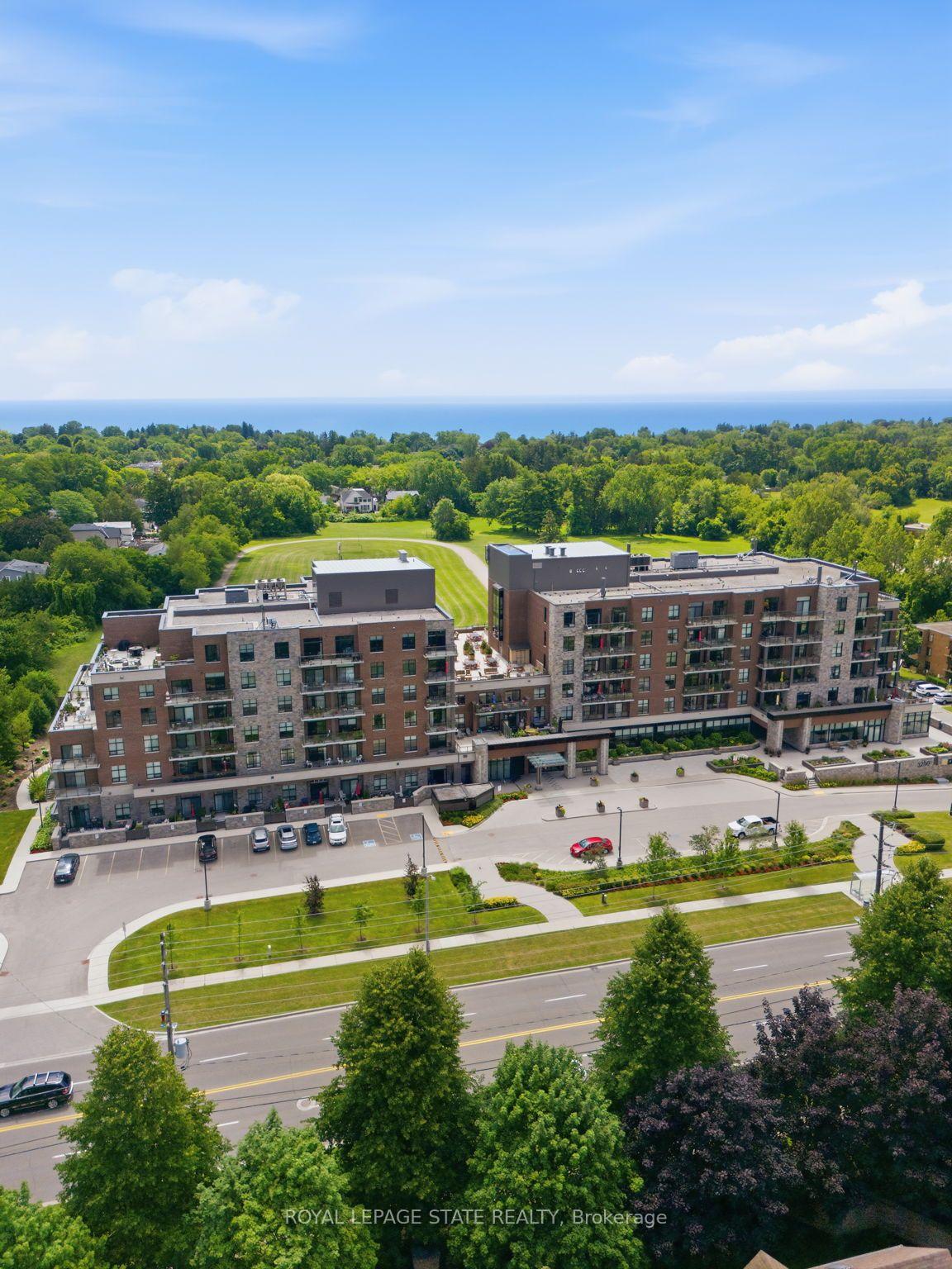 Photo 4 of Unit 309, 3290 New Street, Burlington, Roseland — HOMEH