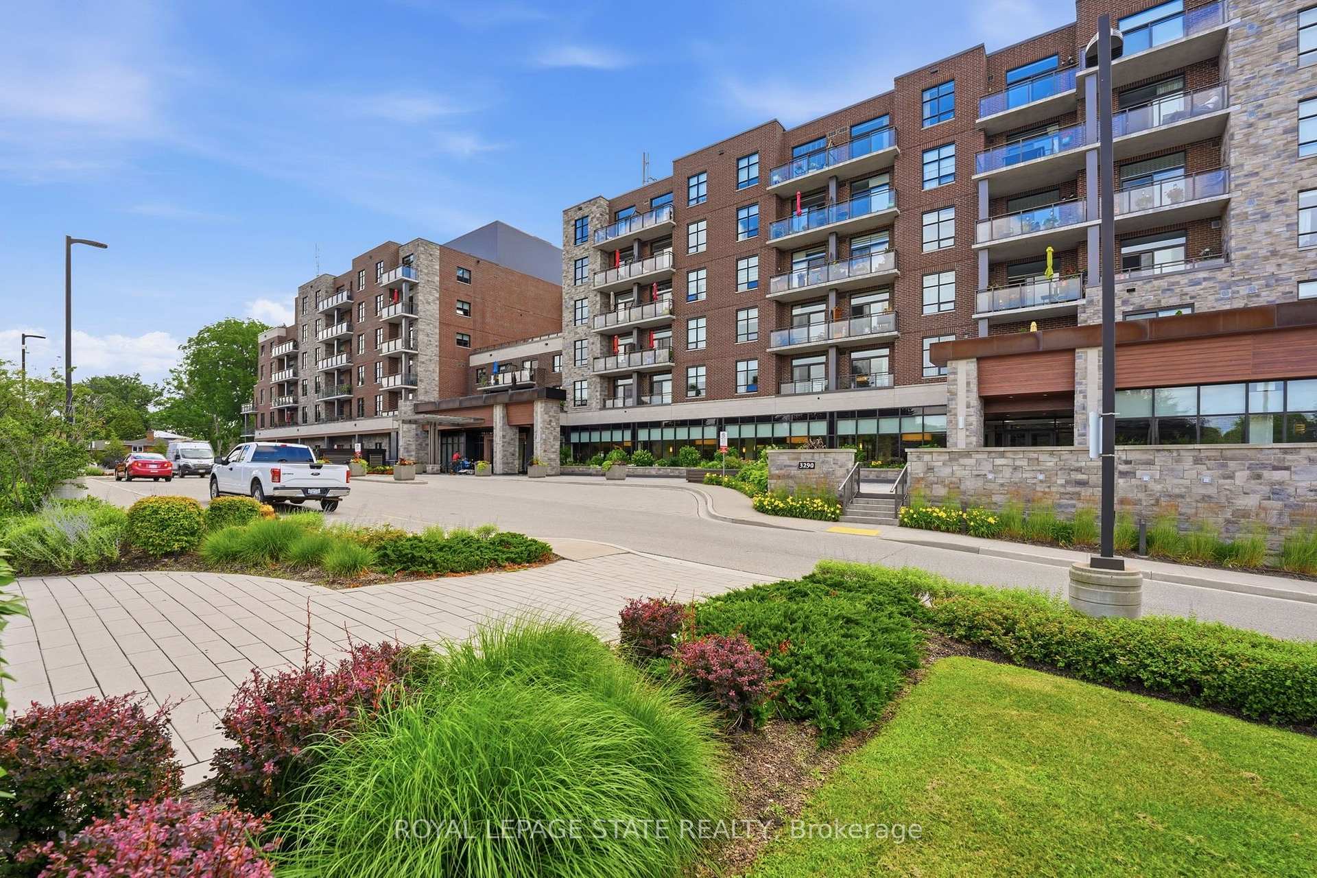 Photo 7 of Unit 309, 3290 New Street, Burlington, Roseland — HOMEH