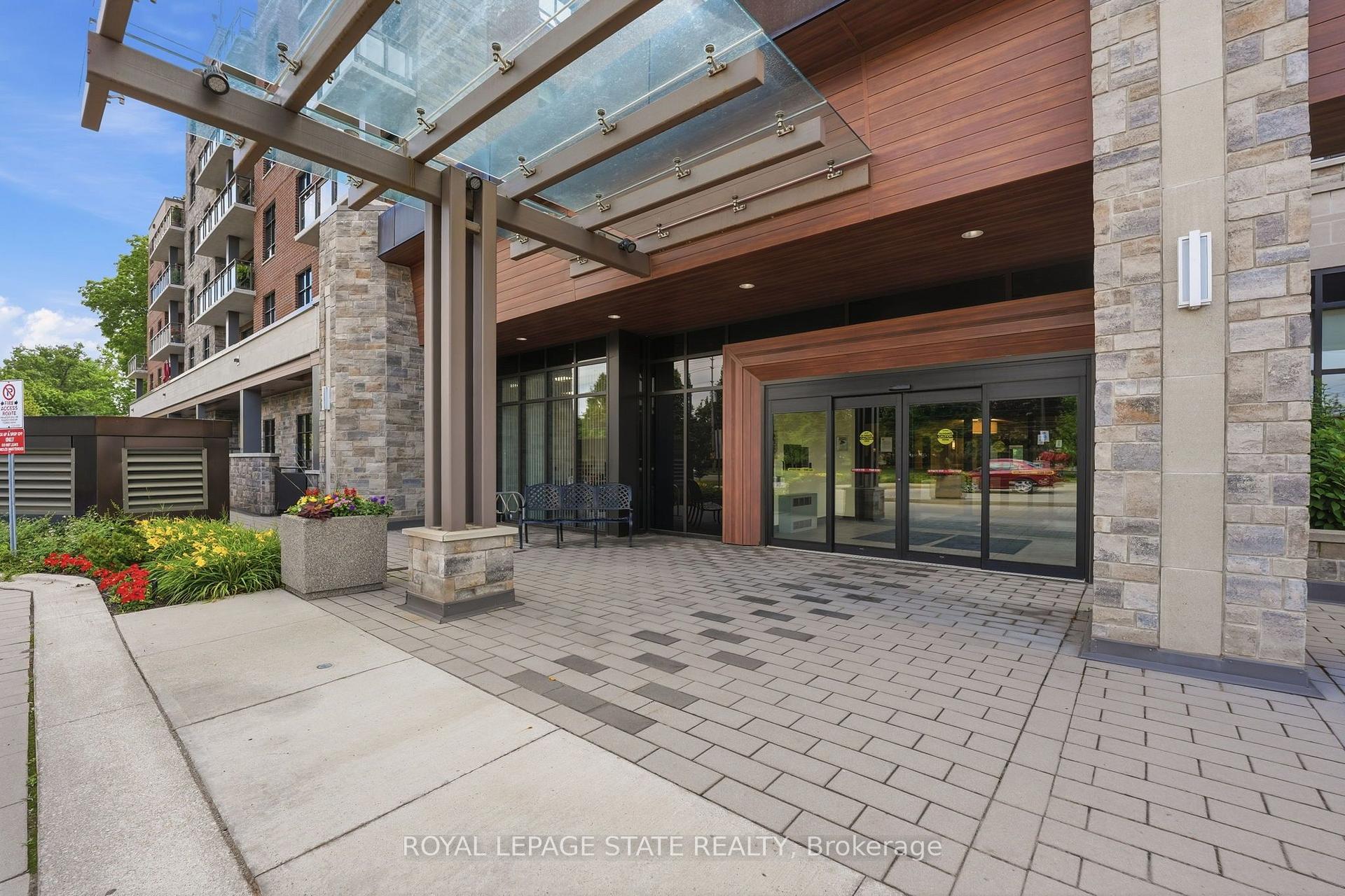 Photo 8 of Unit 309, 3290 New Street, Burlington, Roseland — HOMEH