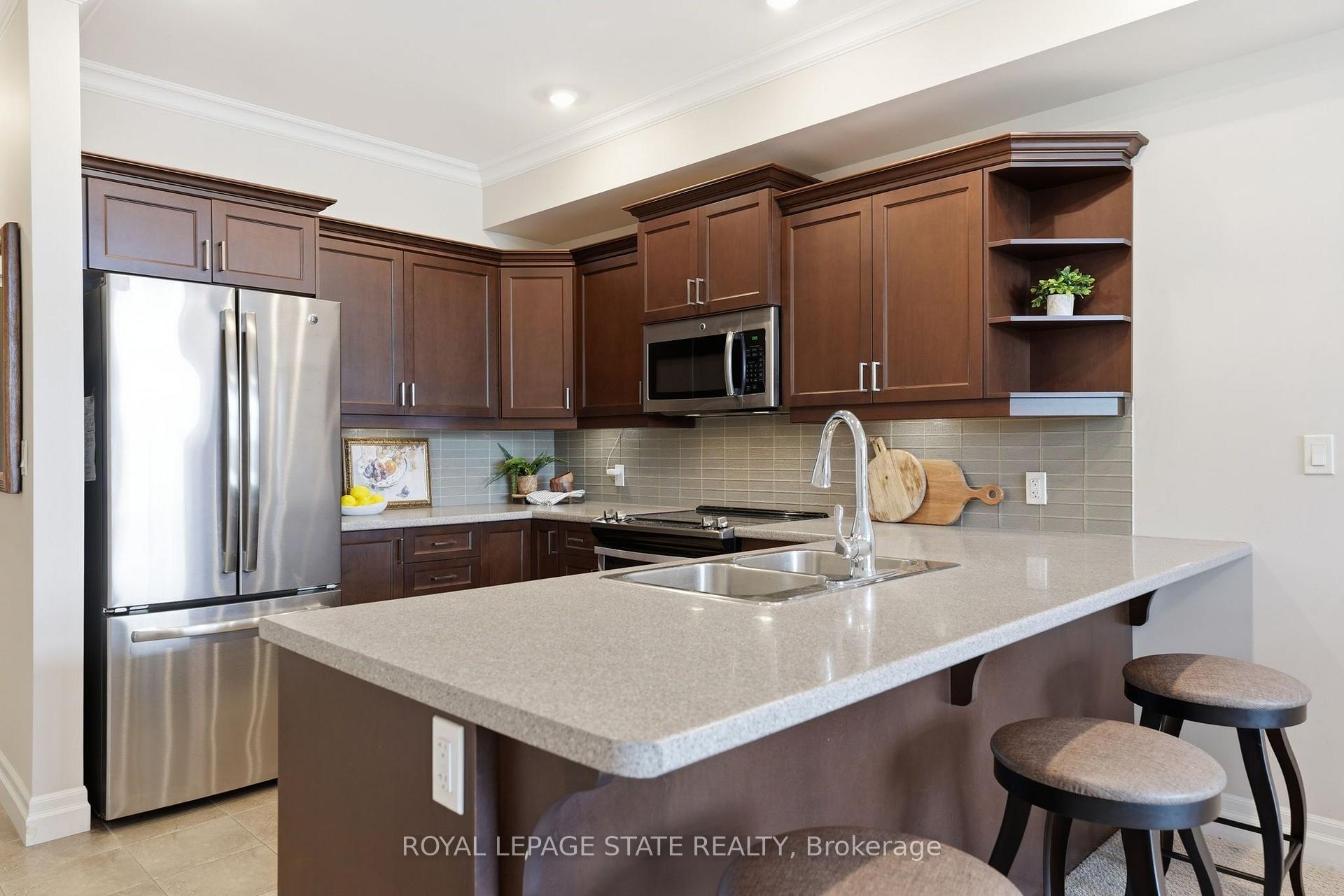 Photo 13 of Unit 309, 3290 New Street, Burlington, Roseland — HOMEH