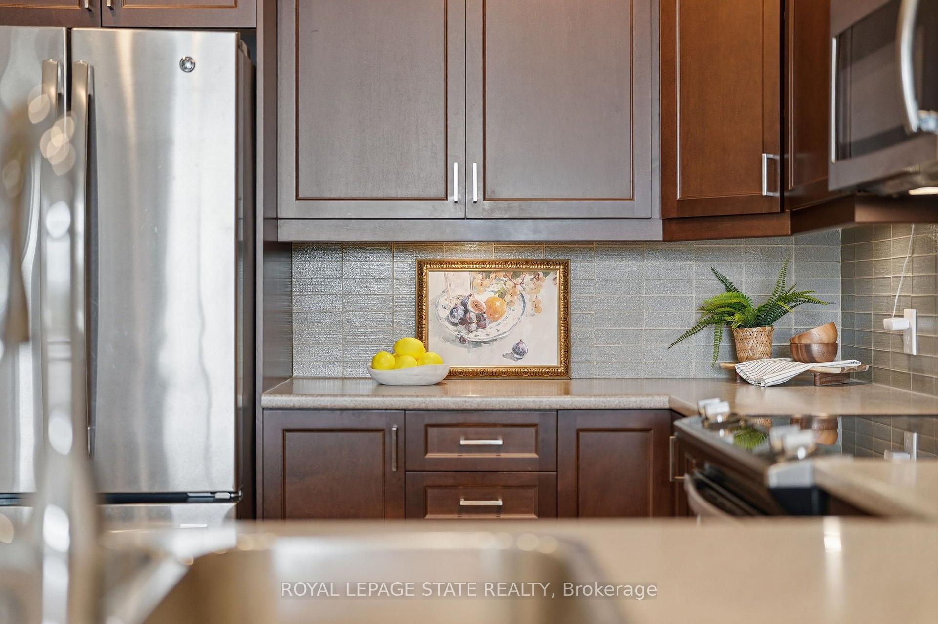 Photo 15 of Unit 309, 3290 New Street, Burlington, Roseland — HOMEH