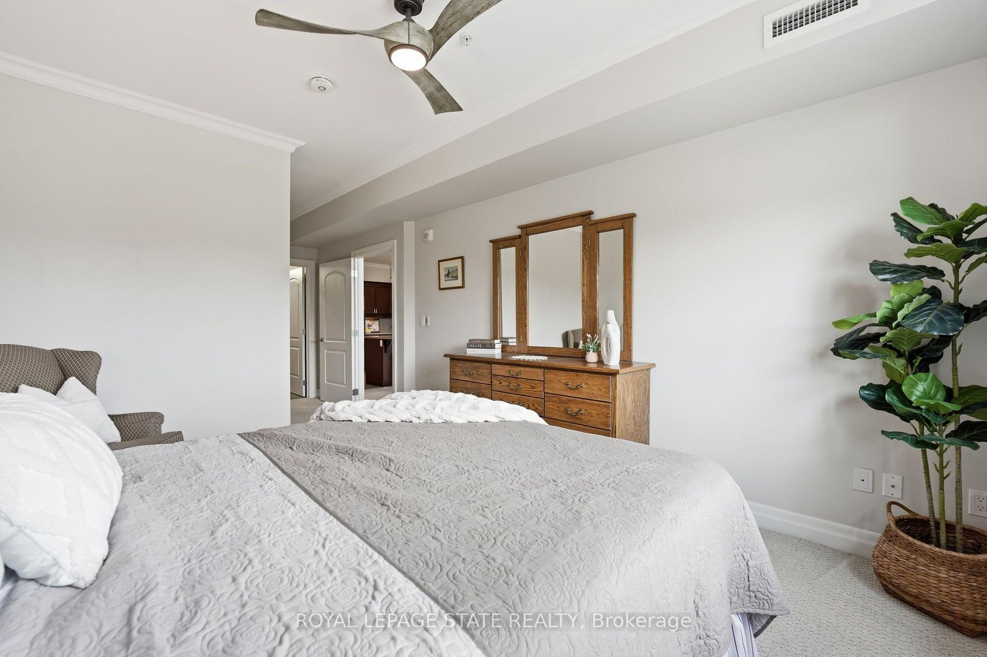 Photo 23 of Unit 309, 3290 New Street, Burlington, Roseland — HOMEH