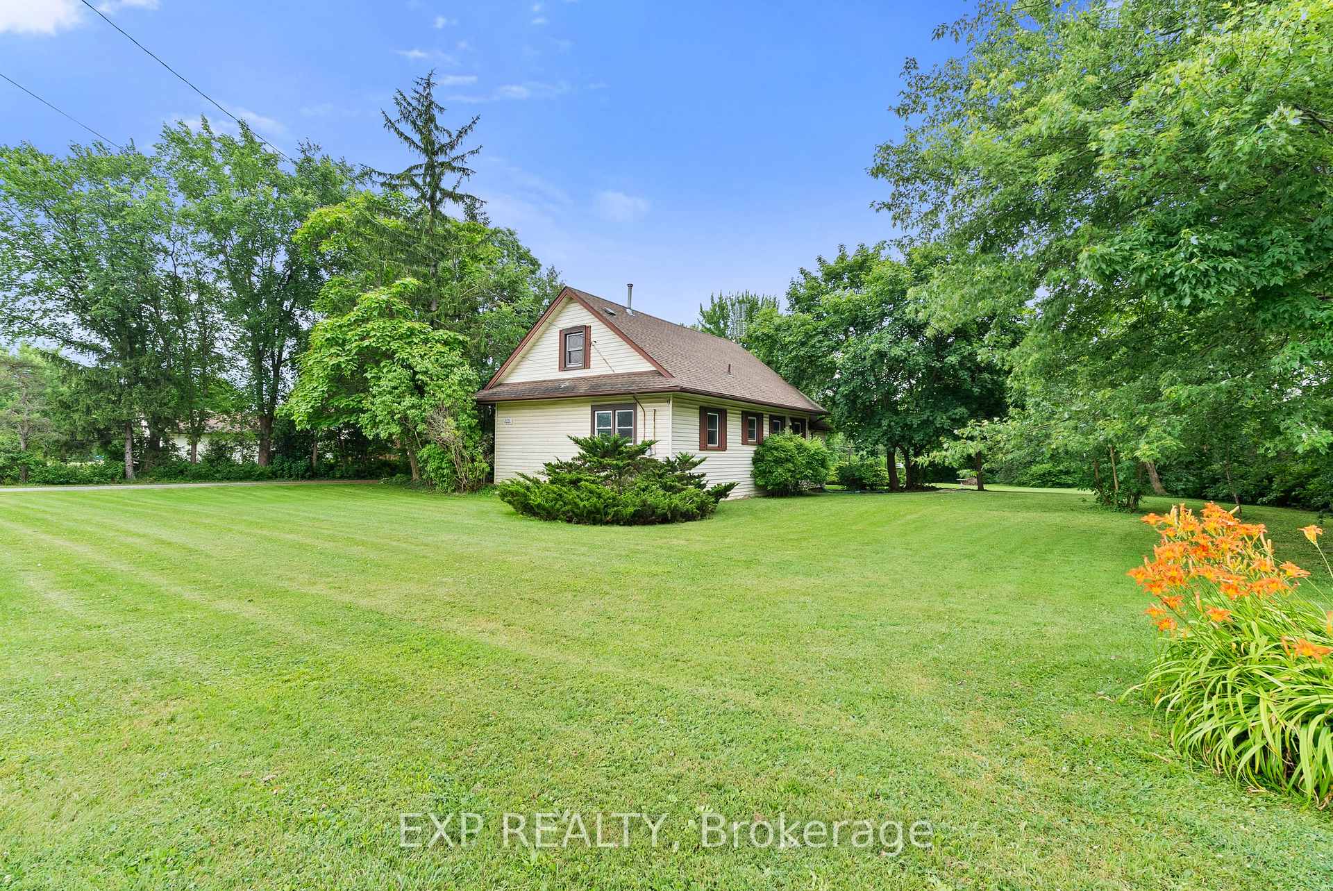 Photo 2 of 6192 Lyons Creek Road, Niagara Falls, Lyons Creek — HOMEH