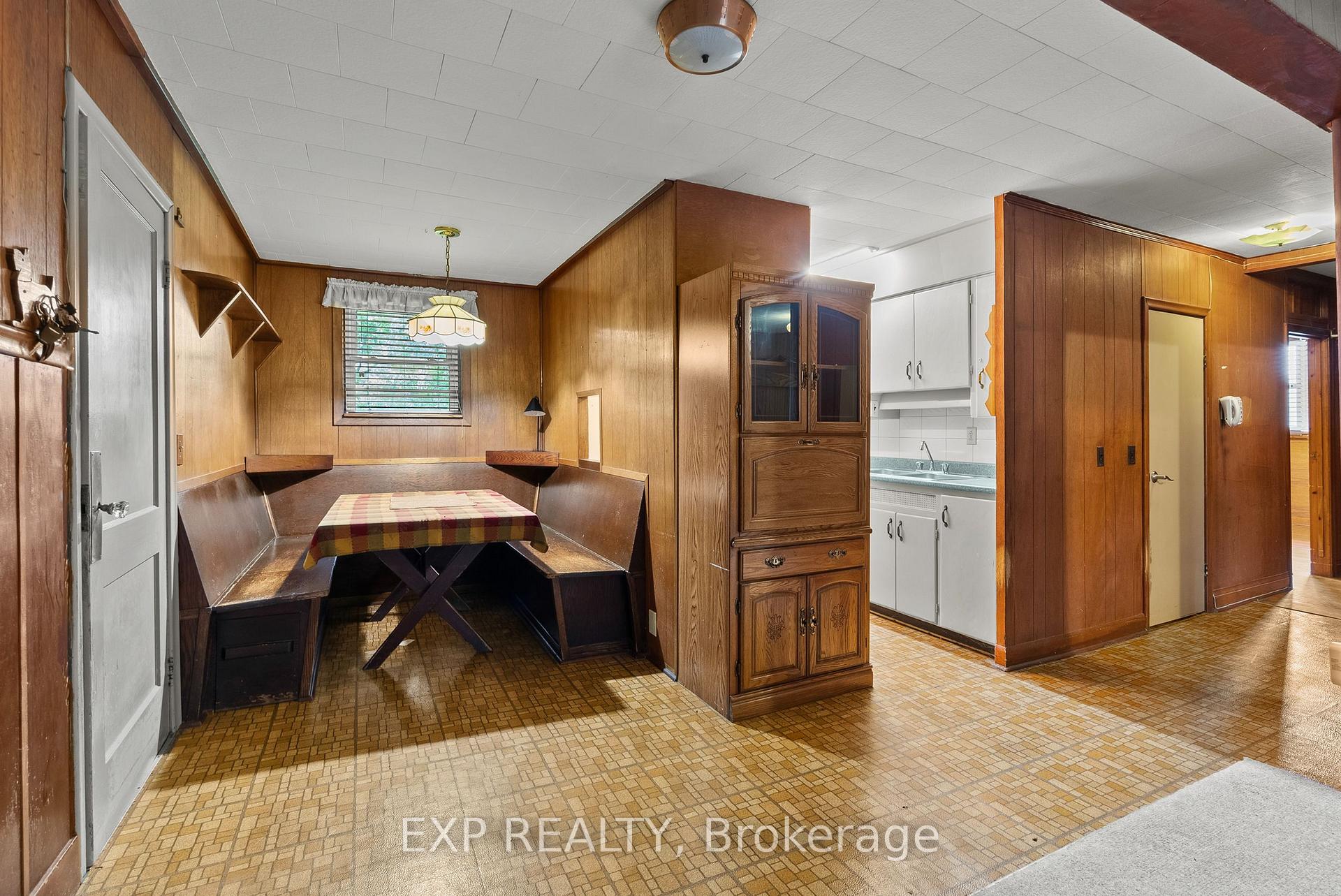 Photo 9 of 6192 Lyons Creek Road, Niagara Falls, Lyons Creek — HOMEH