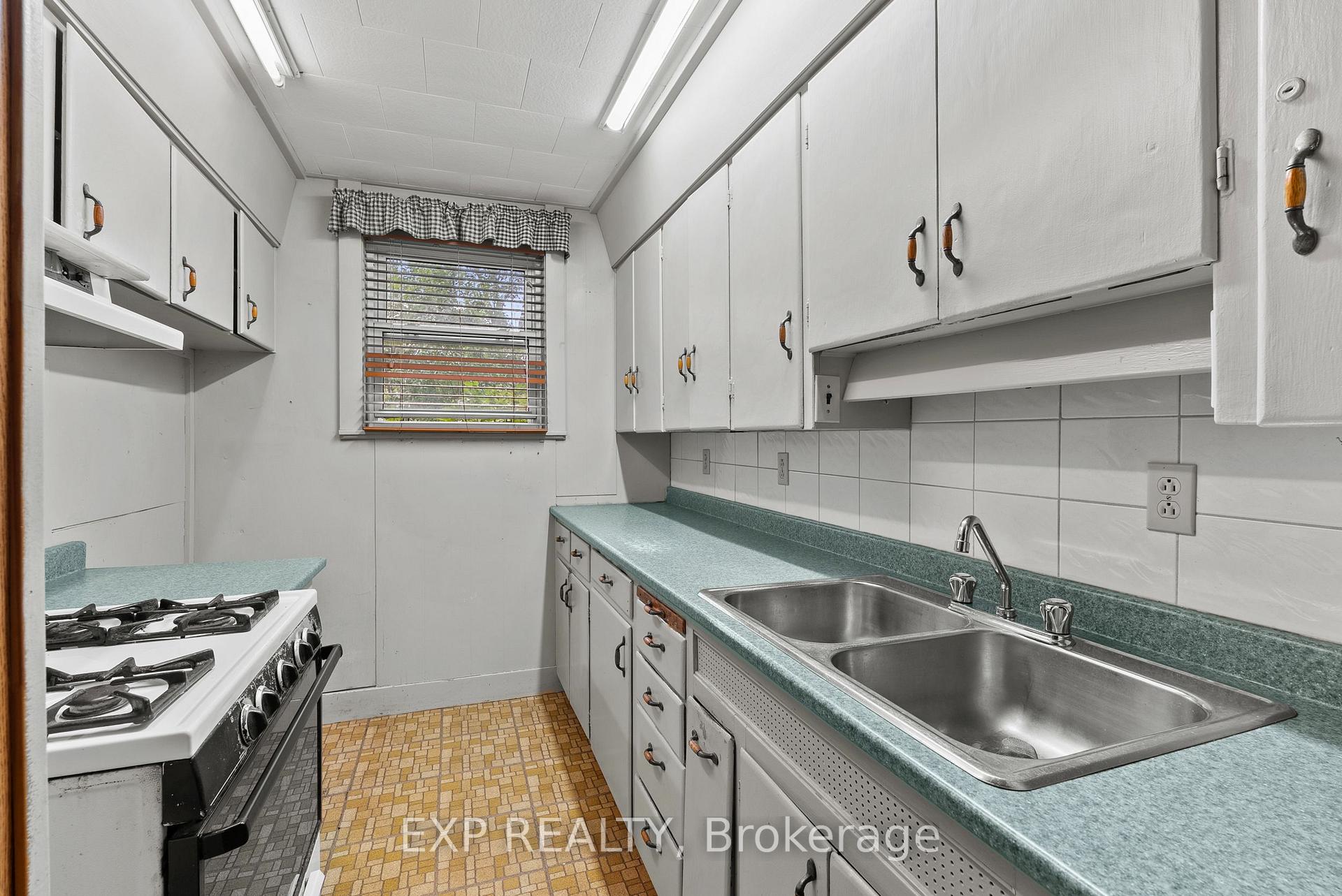 Photo 11 of 6192 Lyons Creek Road, Niagara Falls, Lyons Creek — HOMEH