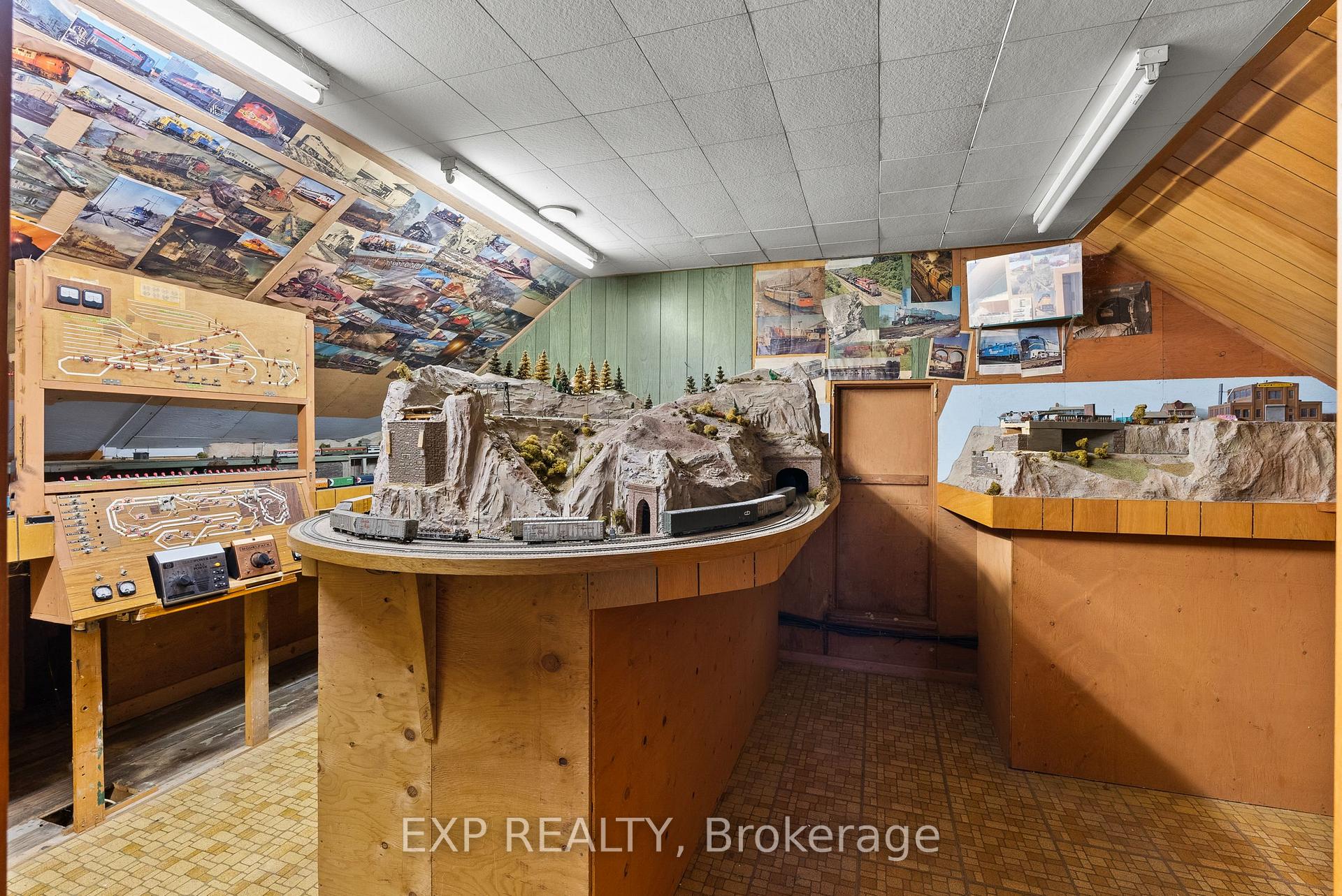 Photo 17 of 6192 Lyons Creek Road, Niagara Falls, Lyons Creek — HOMEH