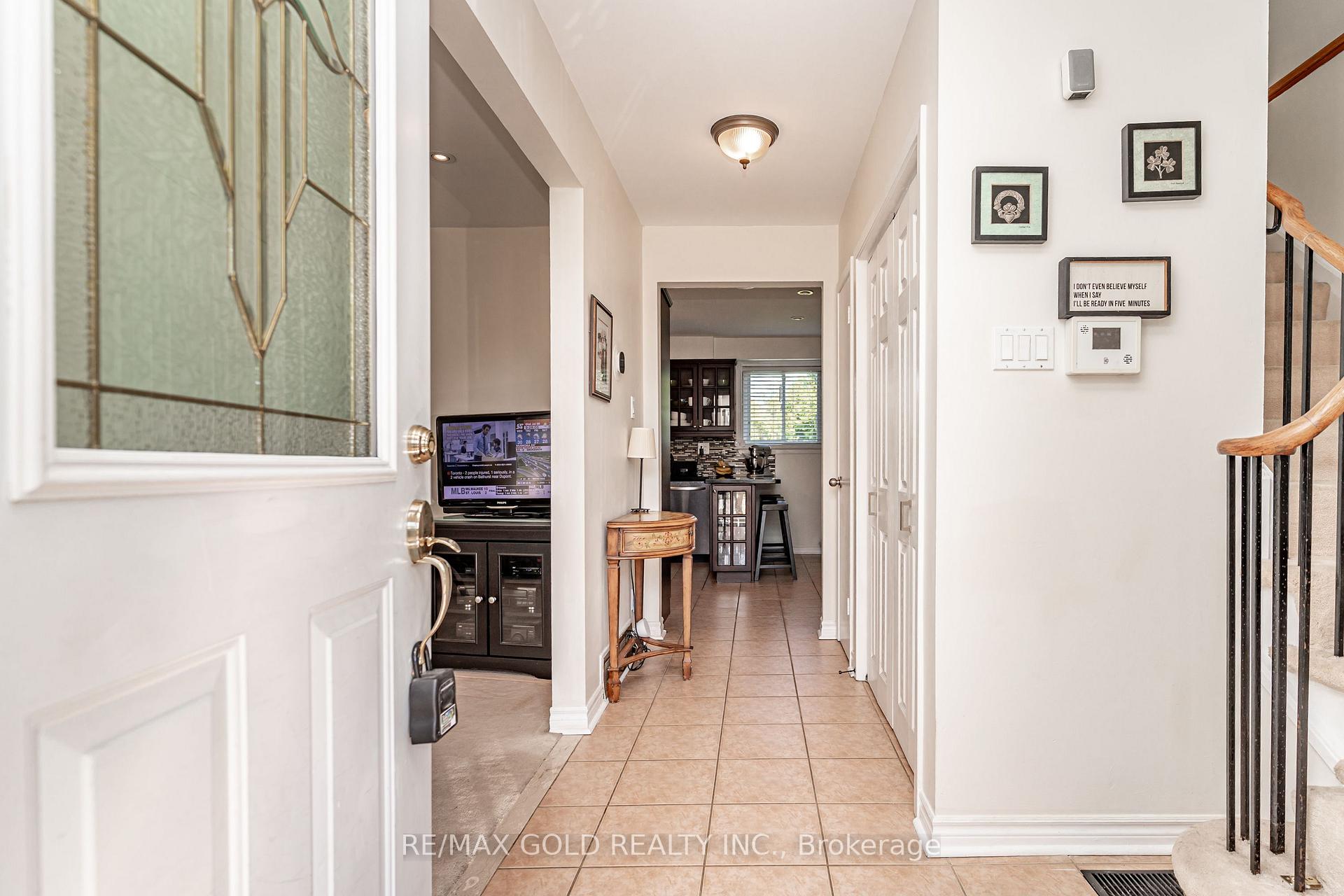 Photo 5 of 86 Clarence Street, Brampton, Bram East — HOMEH