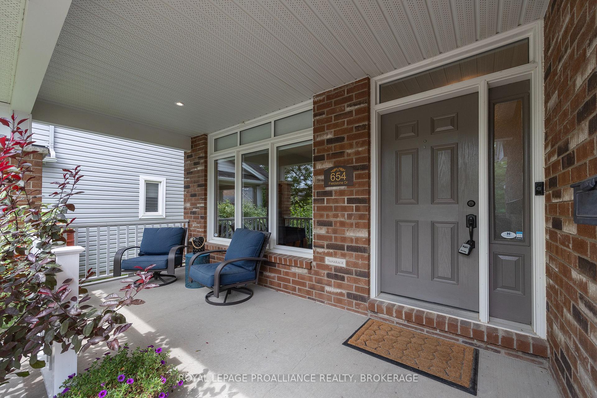 Photo 4 of 654 Fieldstone Drive, Kingston, Kingston East (Incl Barret Crt) — HOMEH