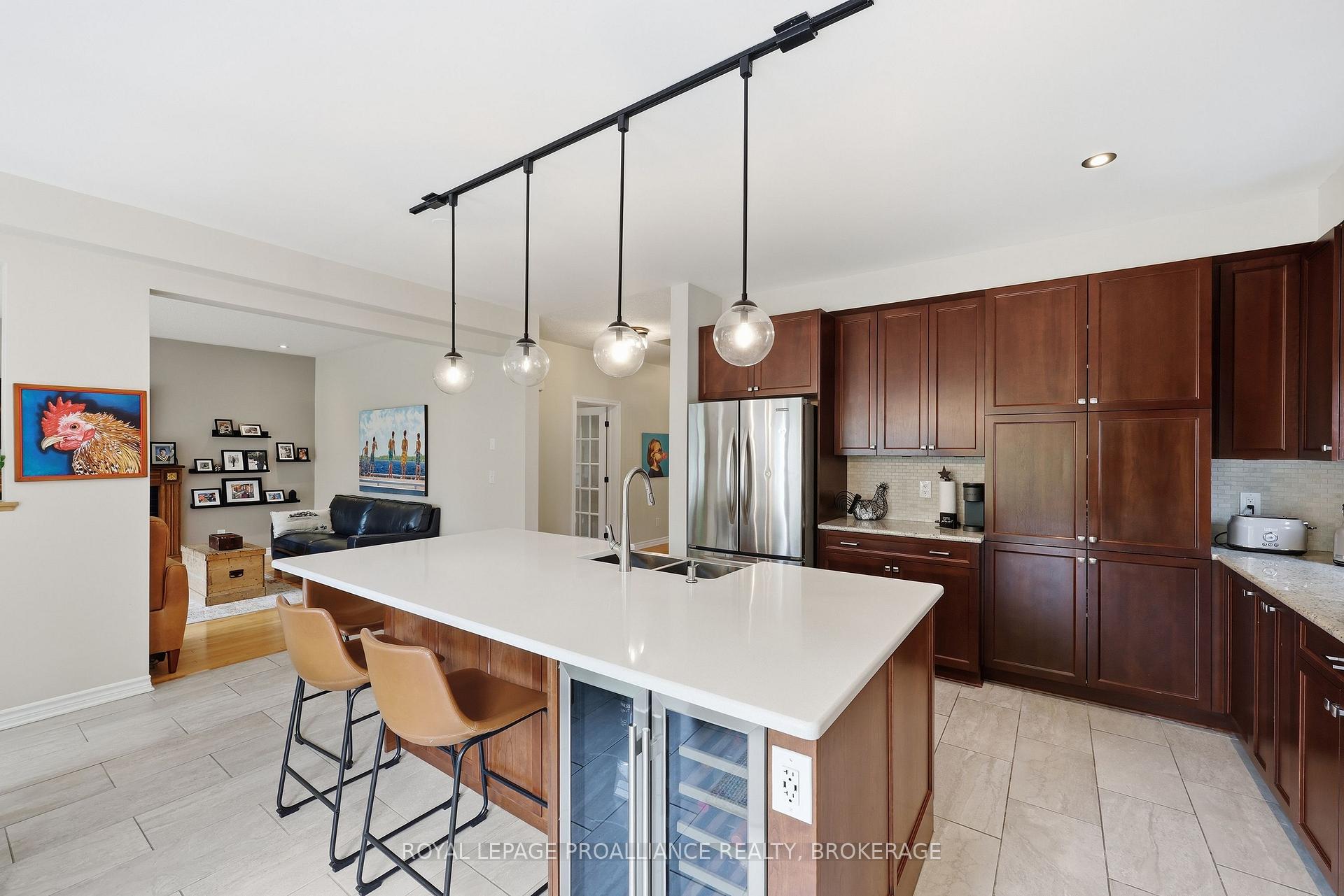 Photo 12 of 654 Fieldstone Drive, Kingston, Kingston East (Incl Barret Crt) — HOMEH