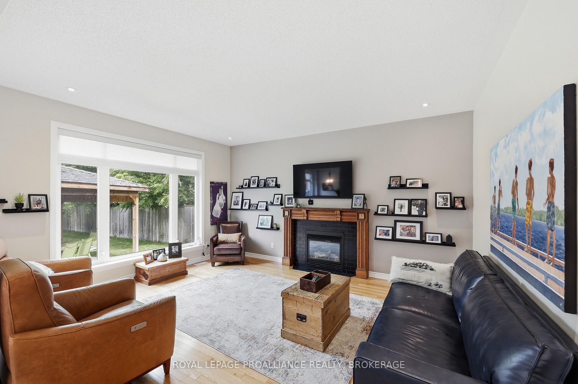 Photo 15 of 654 Fieldstone Drive, Kingston, Kingston East (Incl Barret Crt) — HOMEH