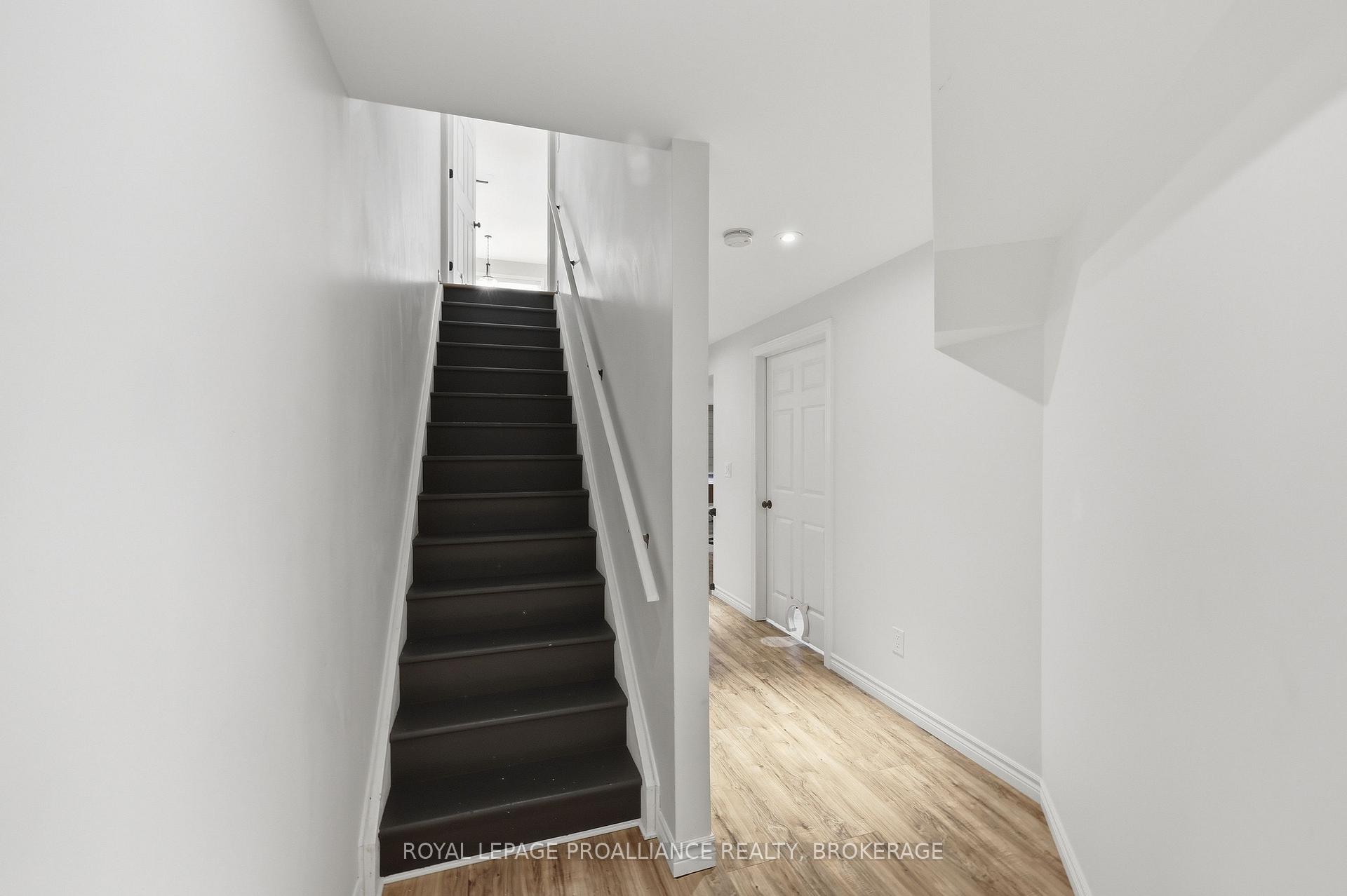 Photo 36 of 654 Fieldstone Drive, Kingston, Kingston East (Incl Barret Crt) — HOMEH