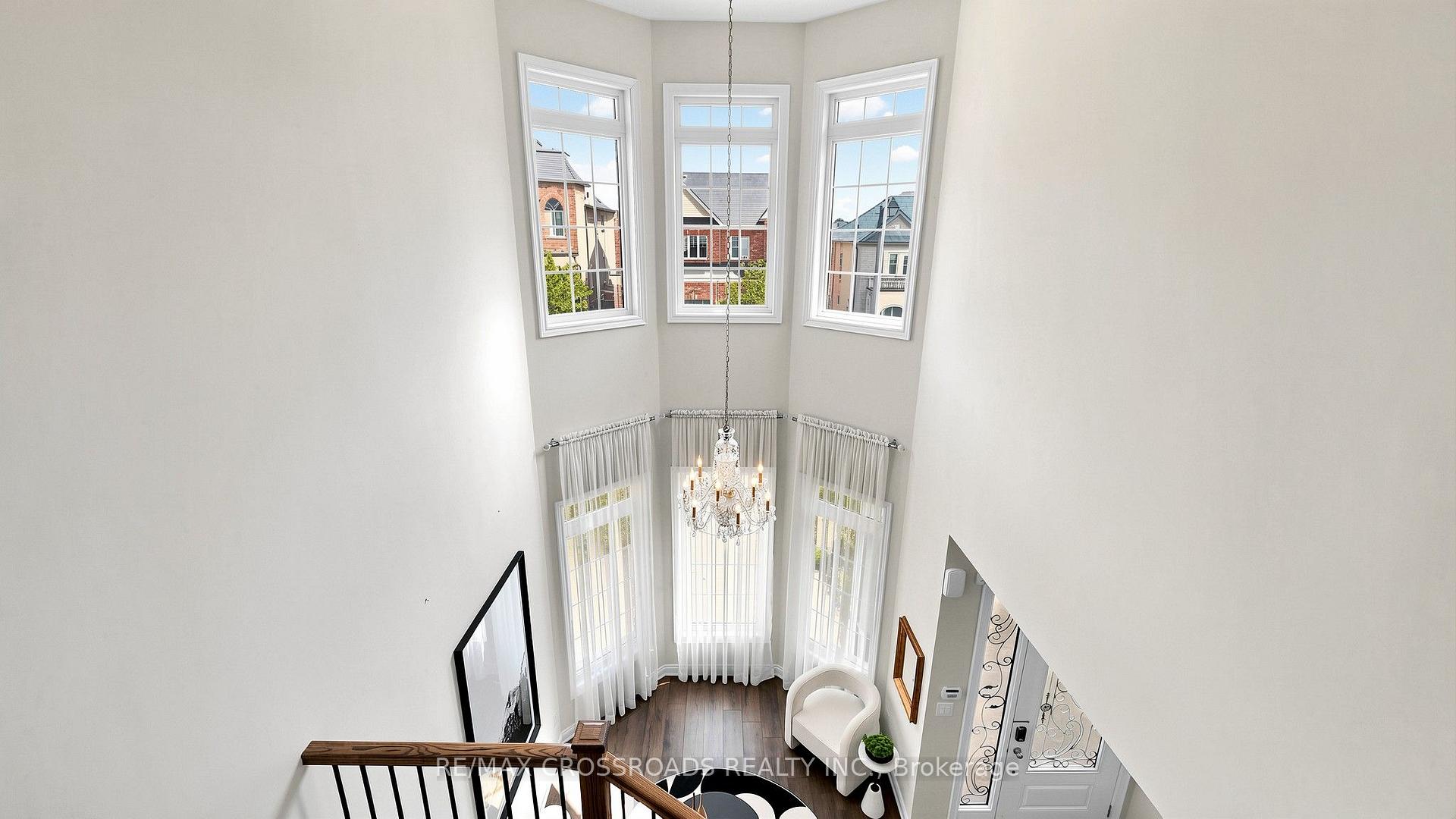 Photo 4 of 18 Beckett Avenue, Markham, Berczy — HOMEH