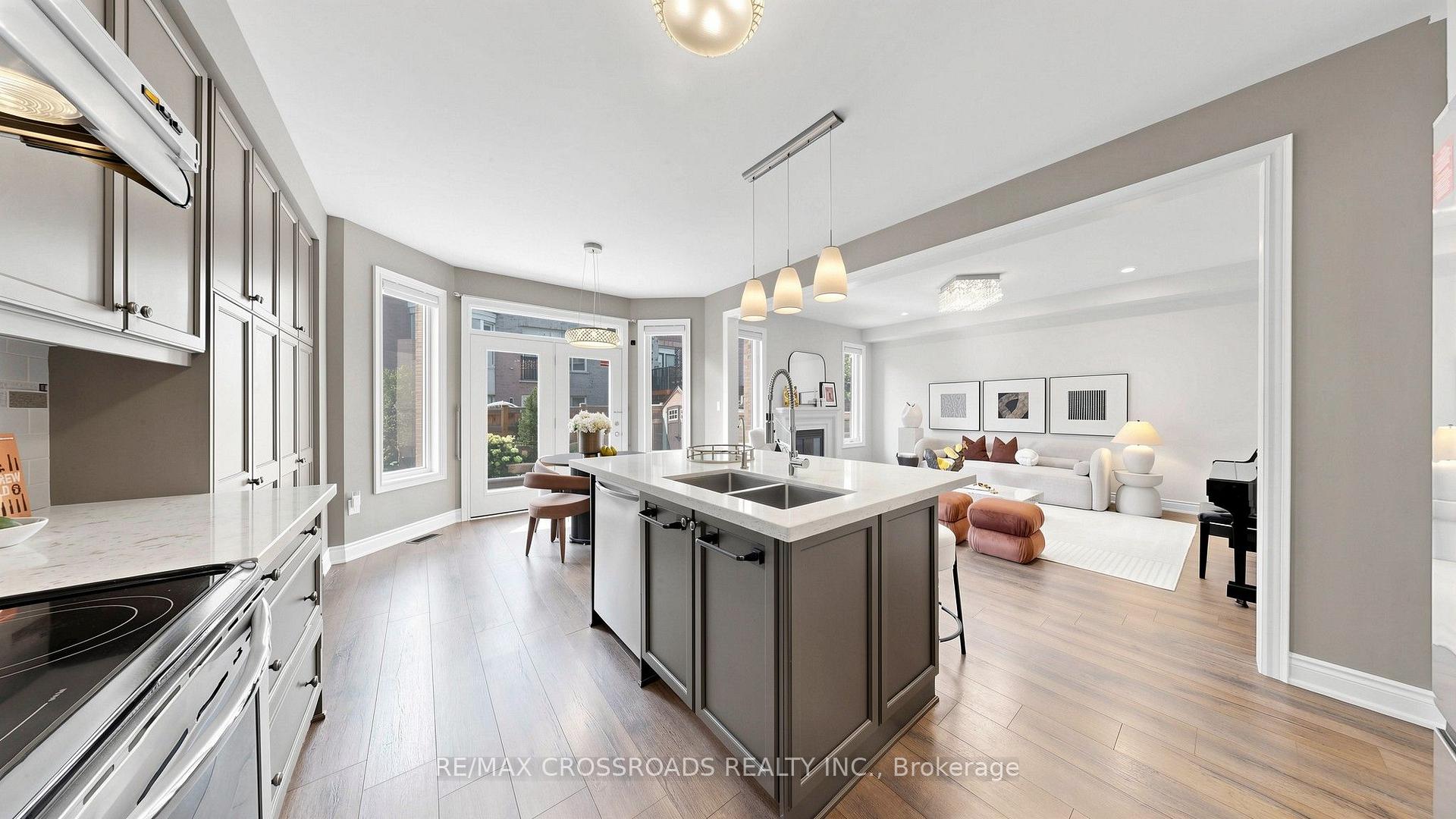 Photo 10 of 18 Beckett Avenue, Markham, Berczy — HOMEH