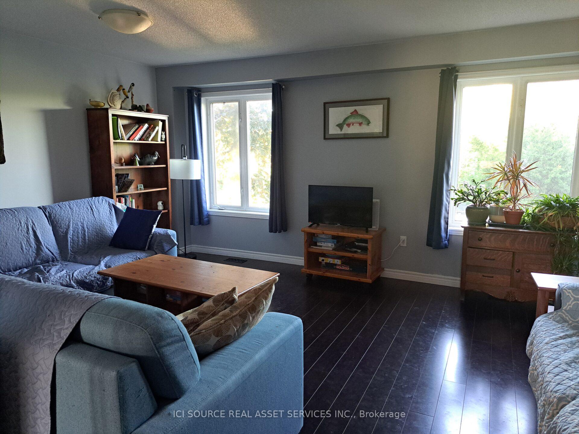 Photo 7 of Unit 4, 120 Railroad Street, Brampton, Downtown Brampton — HOMEH