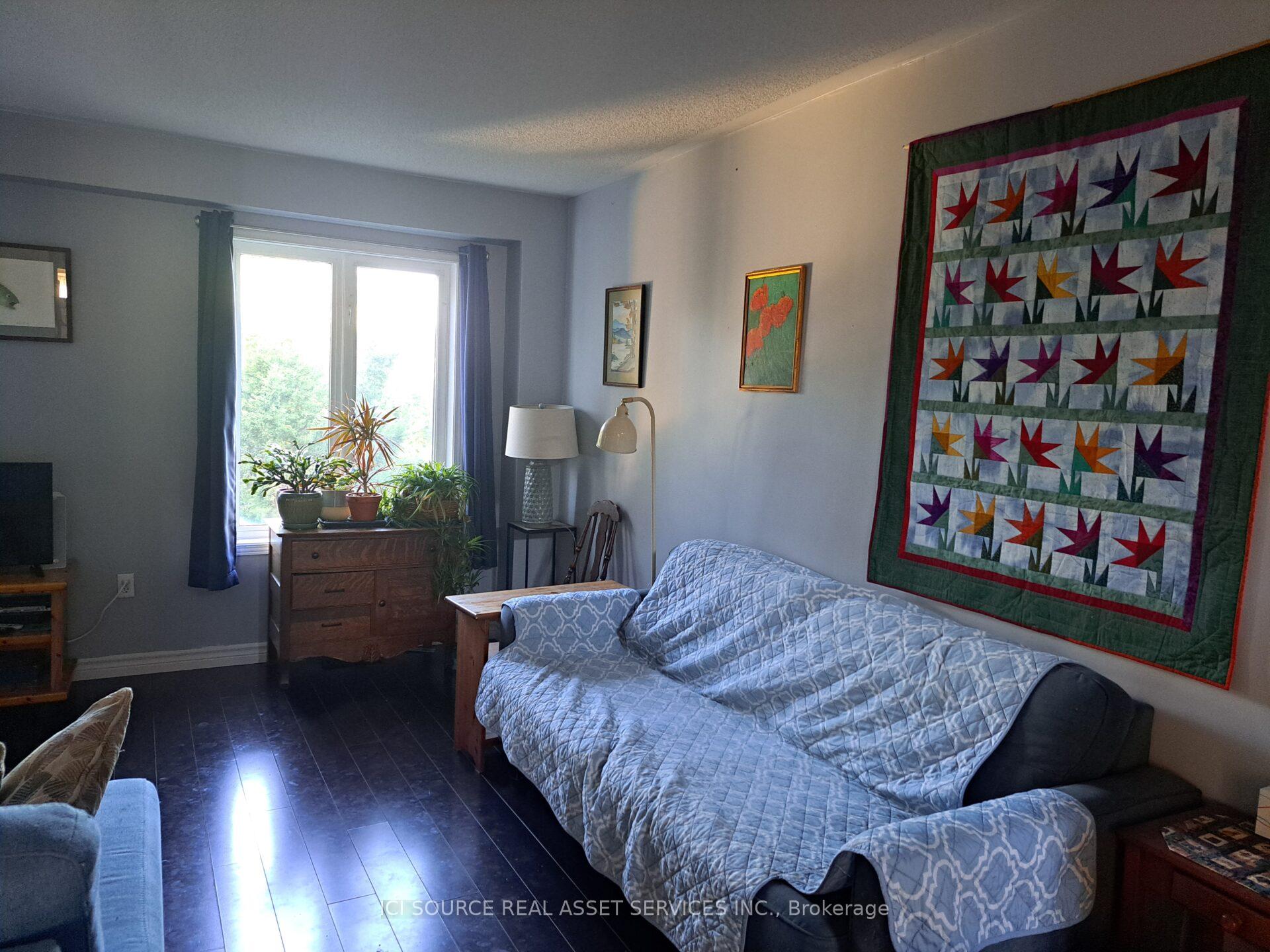 Photo 8 of Unit 4, 120 Railroad Street, Brampton, Downtown Brampton — HOMEH