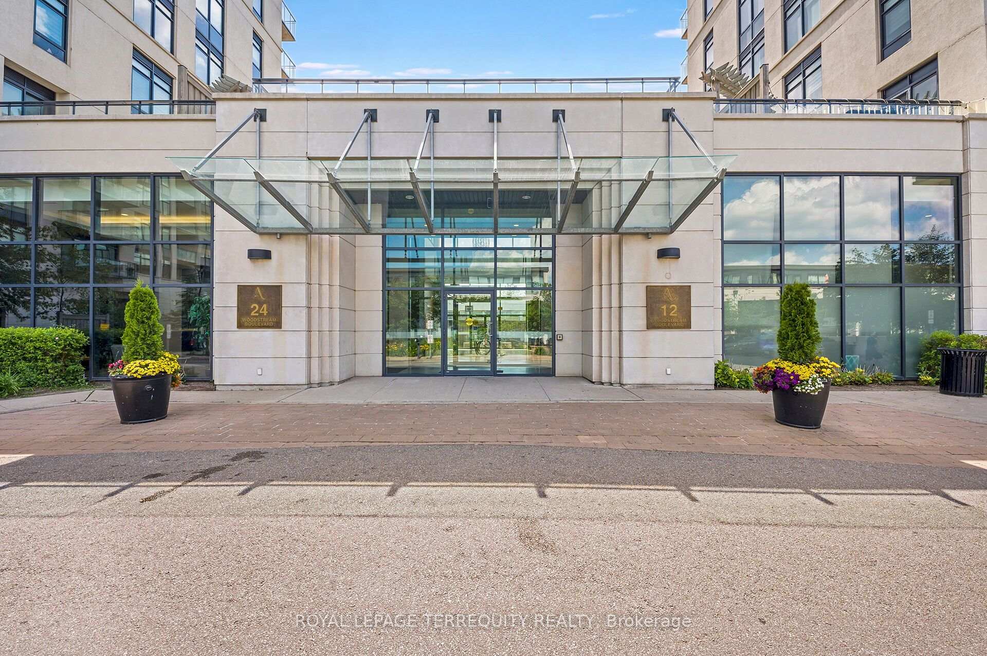 Photo 2 of Unit 709, 12 Woodstream Boulevard, Vaughan, Vaughan Grove — HOMEH