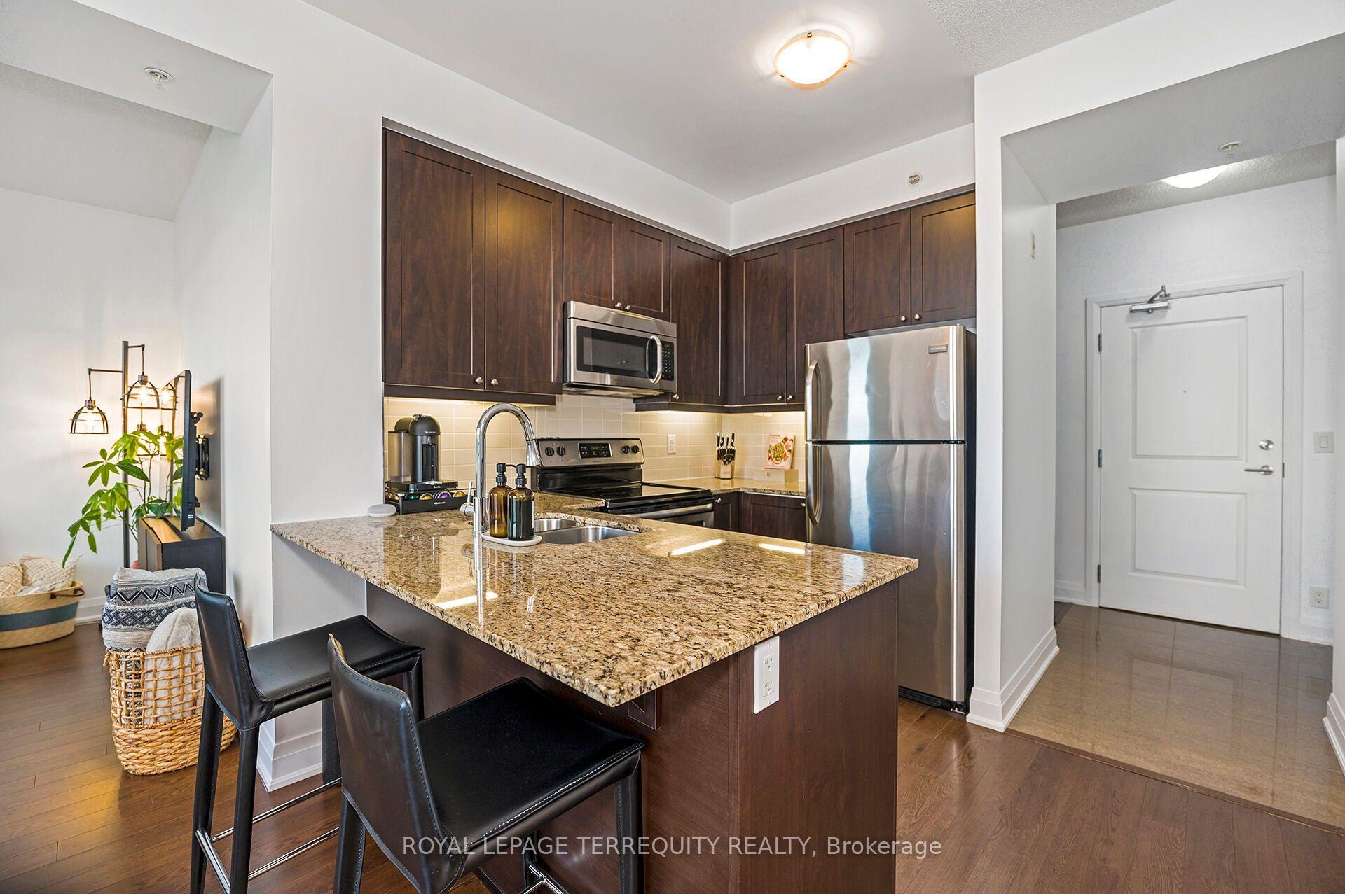 Photo 7 of Unit 709, 12 Woodstream Boulevard, Vaughan, Vaughan Grove — HOMEH