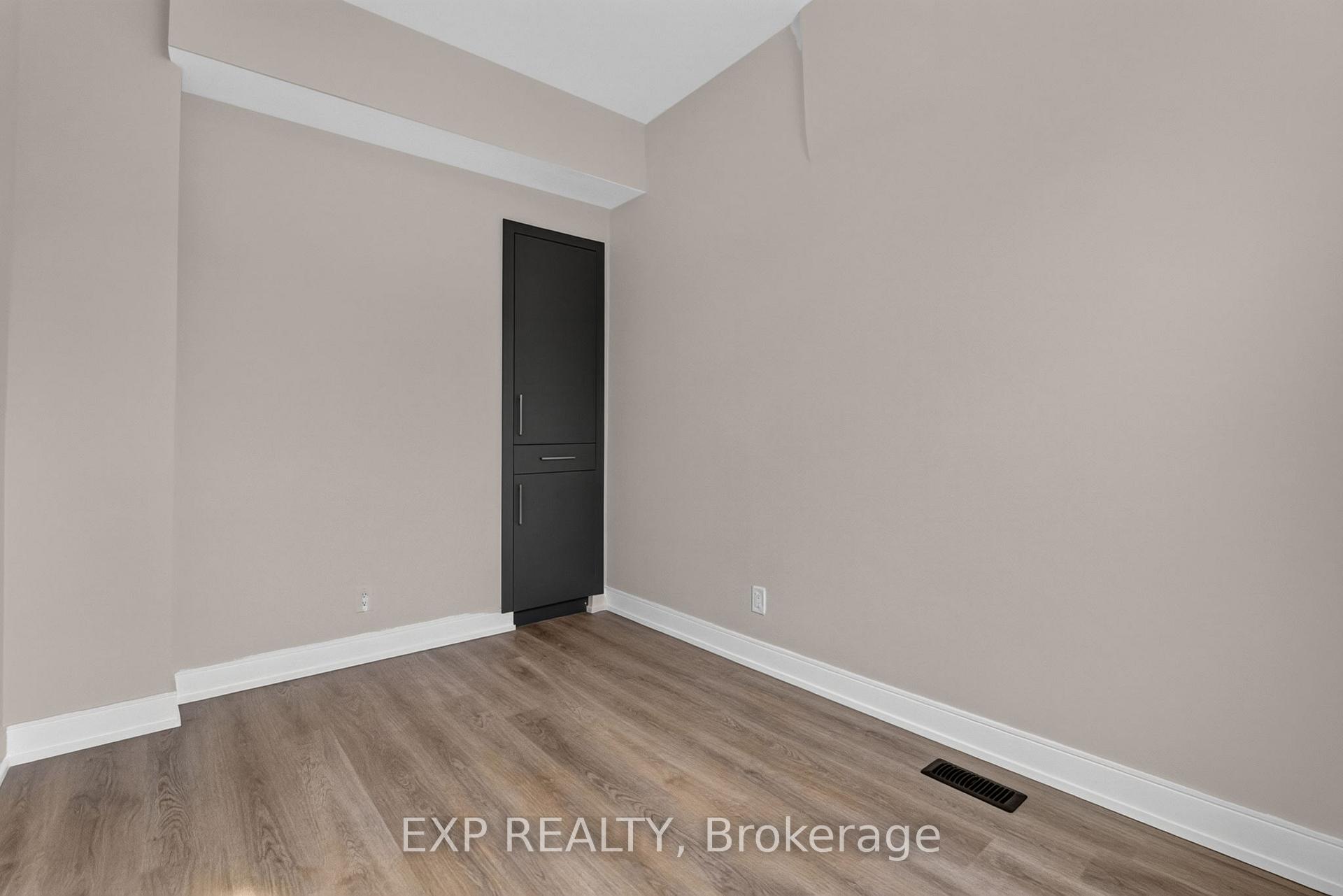 Photo 18 of 118 Cathcart Street N, Hamilton, Beasley — HOMEH