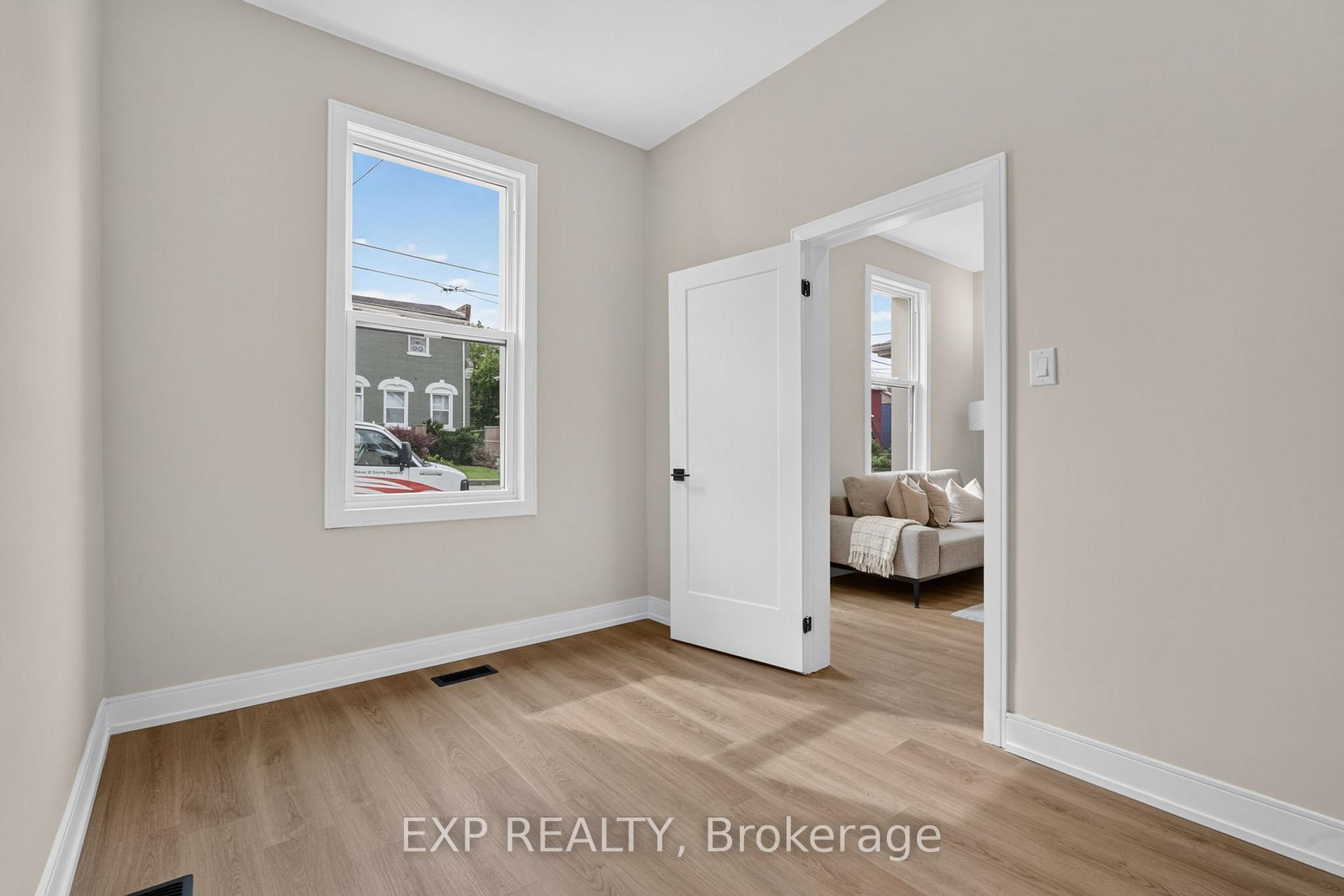 Photo 35 of 118 Cathcart Street N, Hamilton, Beasley — HOMEH