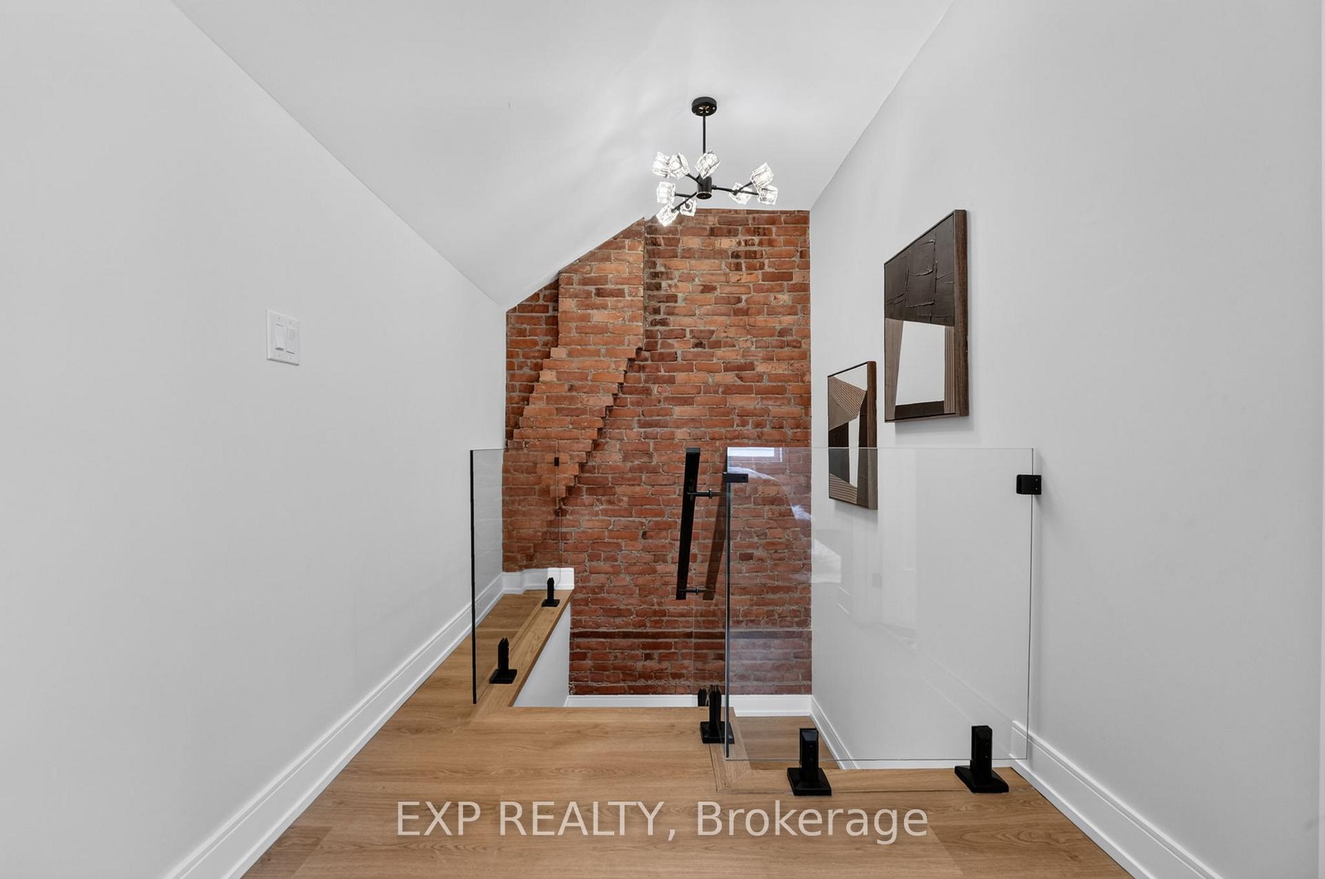 Photo 21 of 118 Cathcart Street N, Hamilton, Beasley — HOMEH