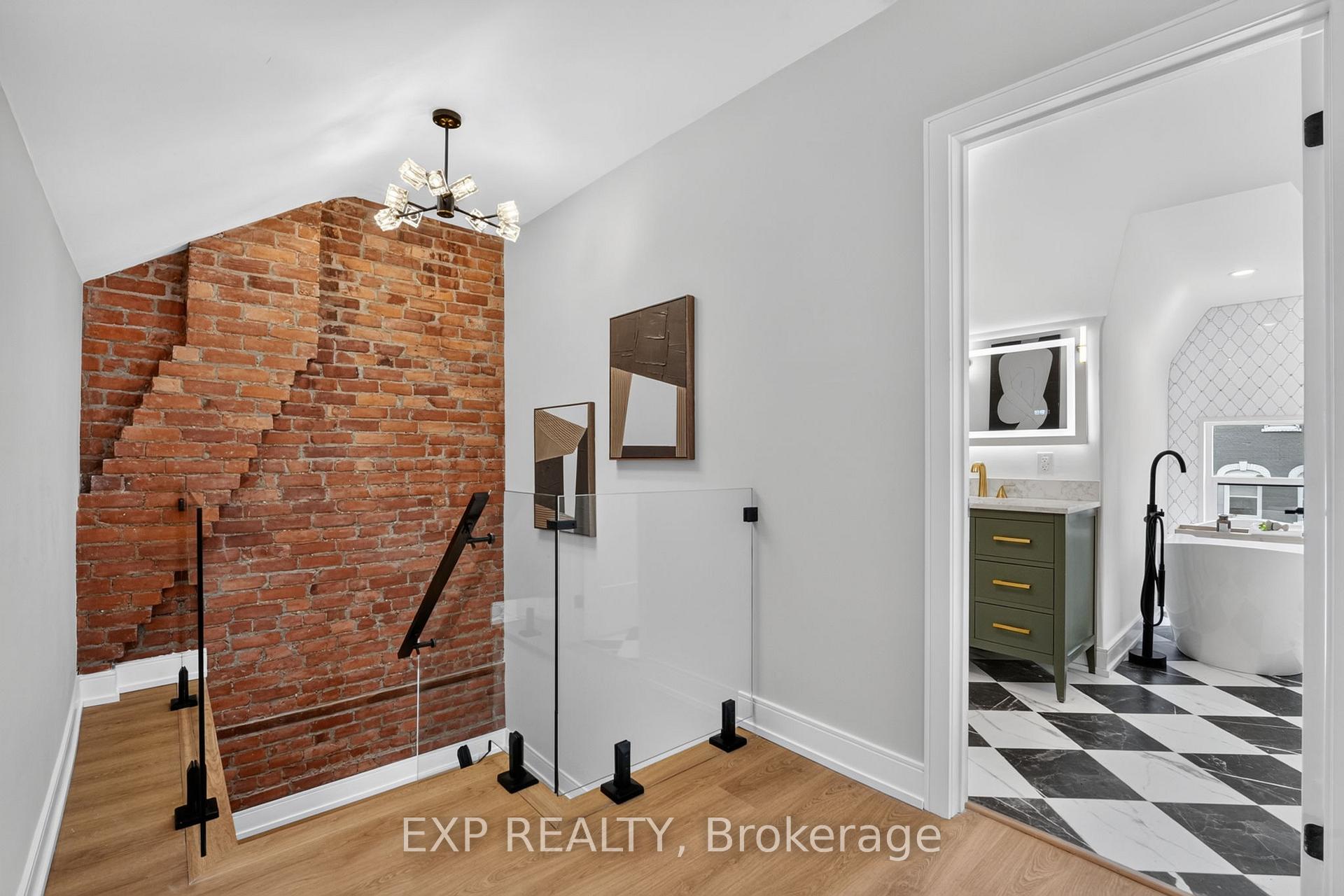 Photo 22 of 118 Cathcart Street N, Hamilton, Beasley — HOMEH