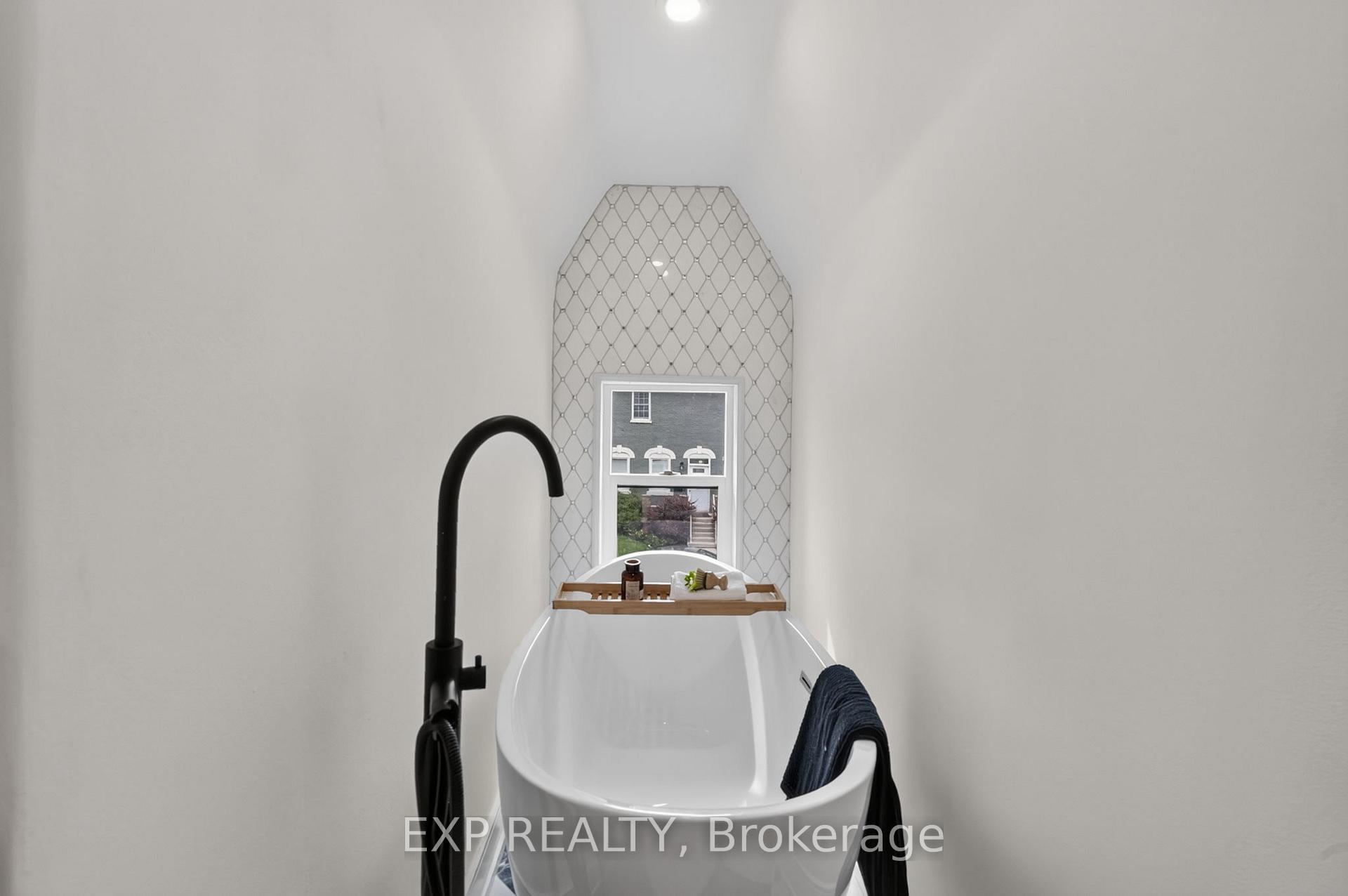 Photo 31 of 118 Cathcart Street N, Hamilton, Beasley — HOMEH