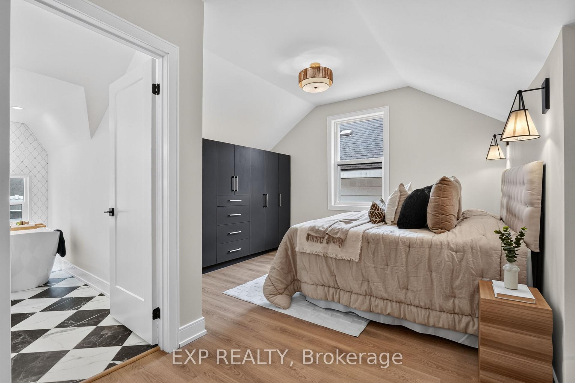 Photo 32 of 118 Cathcart Street N, Hamilton, Beasley — HOMEH