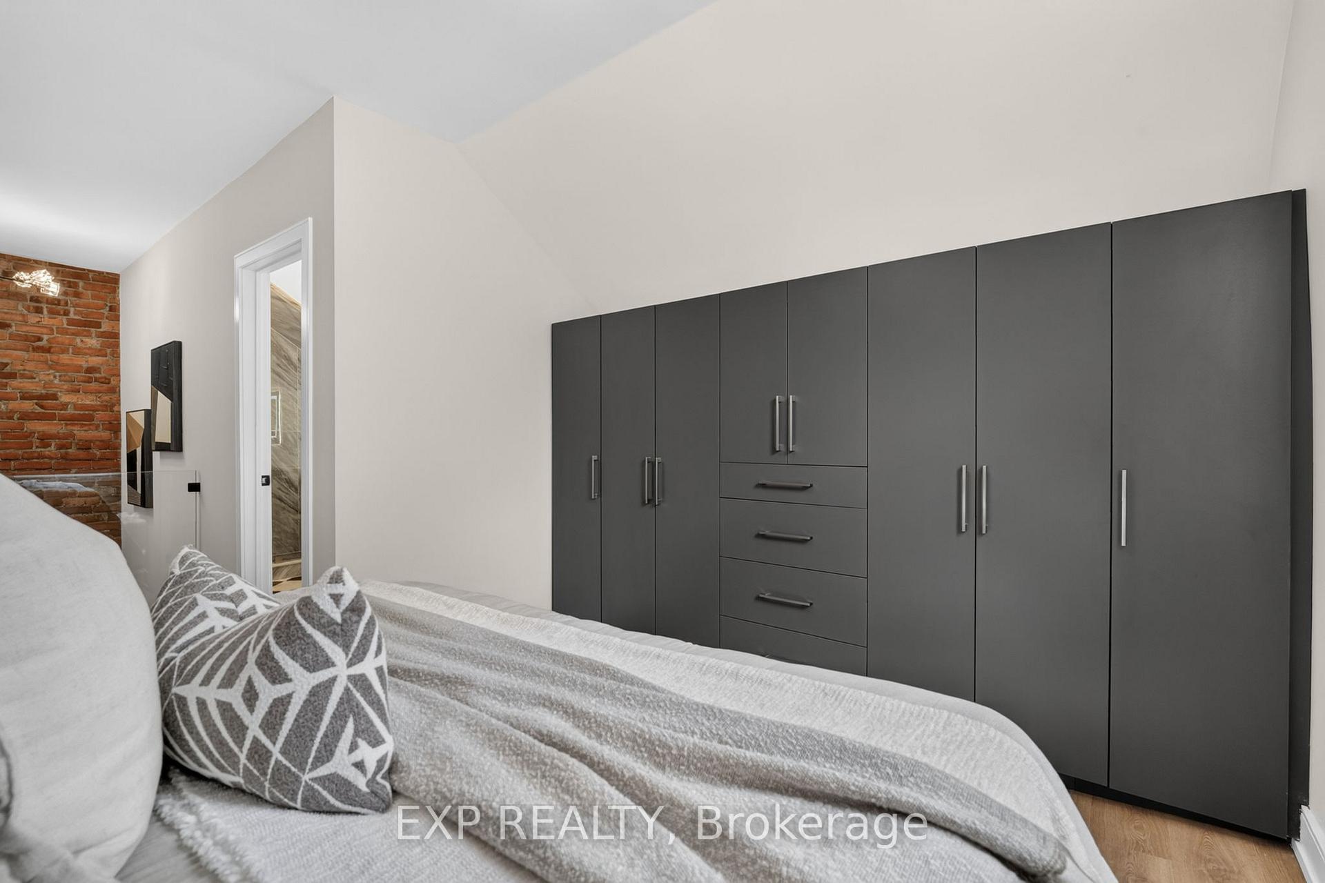 Photo 34 of 118 Cathcart Street N, Hamilton, Beasley — HOMEH