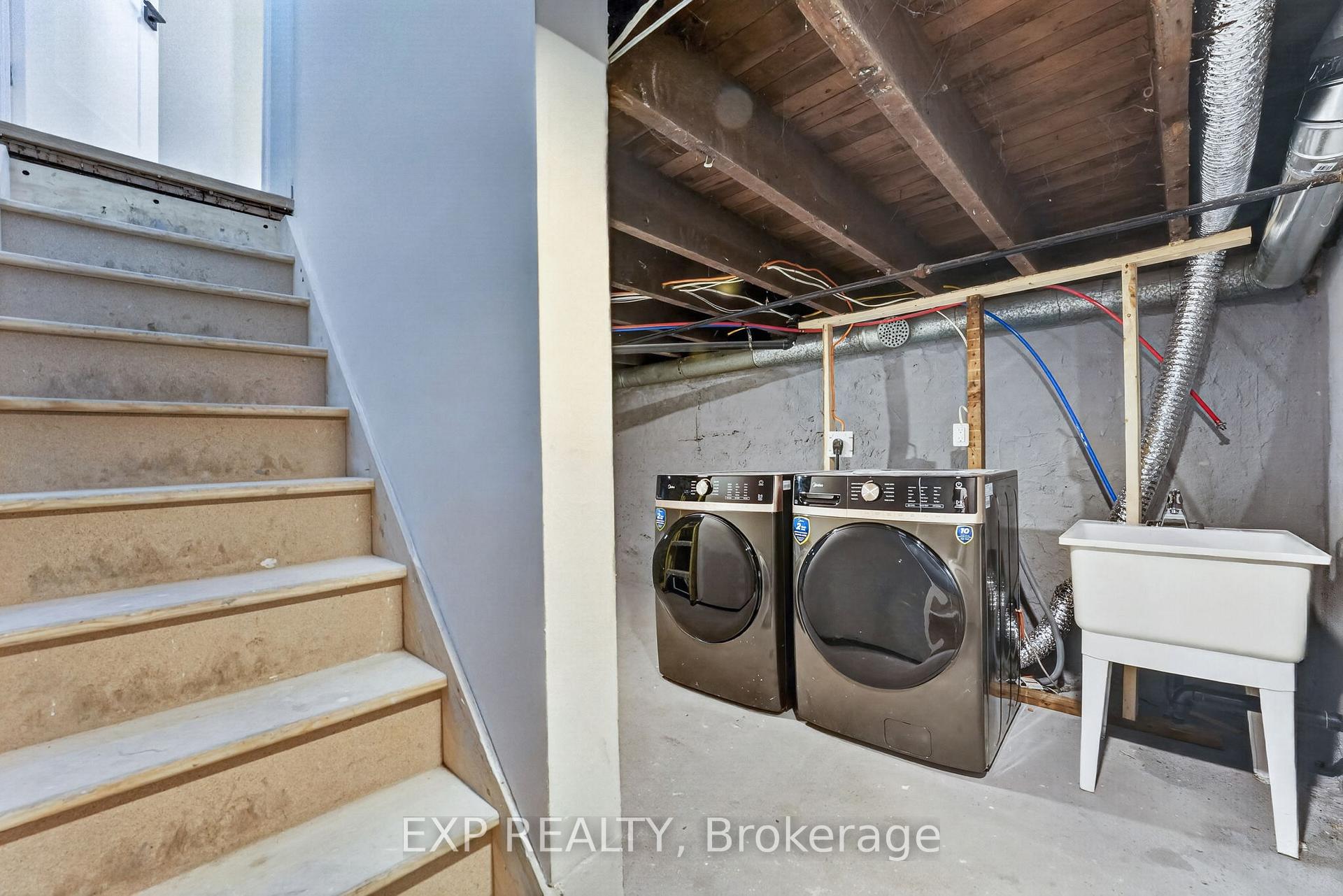 Photo 44 of 118 Cathcart Street N, Hamilton, Beasley — HOMEH