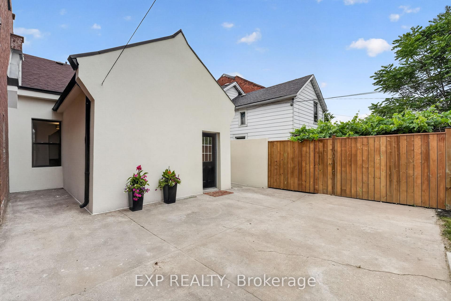 Photo 49 of 118 Cathcart Street N, Hamilton, Beasley — HOMEH