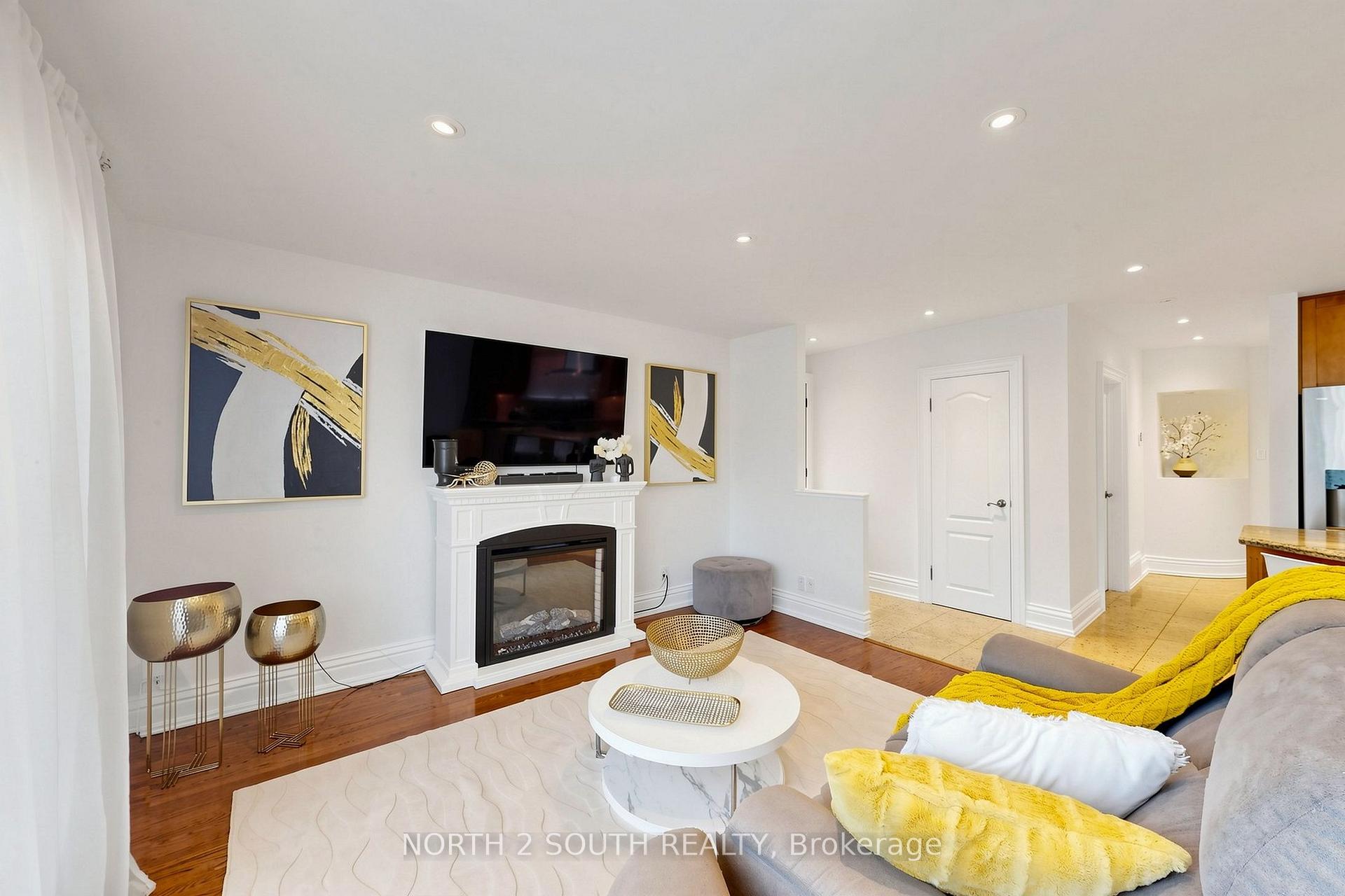 Photo 3 of 263 Thistle Down Boulevard, Etobicoke, Thistletown-Beaumonde Heights — HOMEH