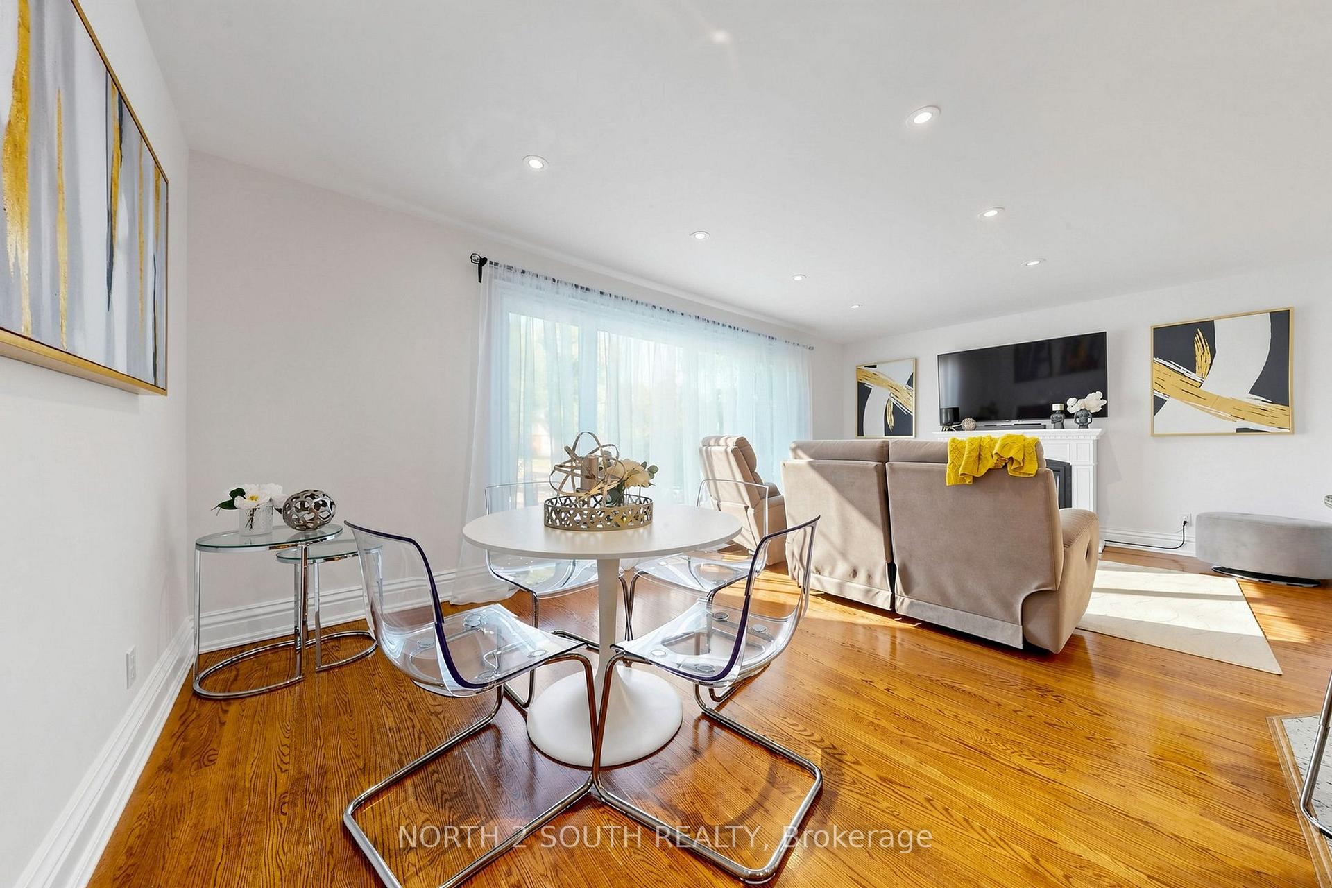 Photo 5 of 263 Thistle Down Boulevard, Etobicoke, Thistletown-Beaumonde Heights — HOMEH