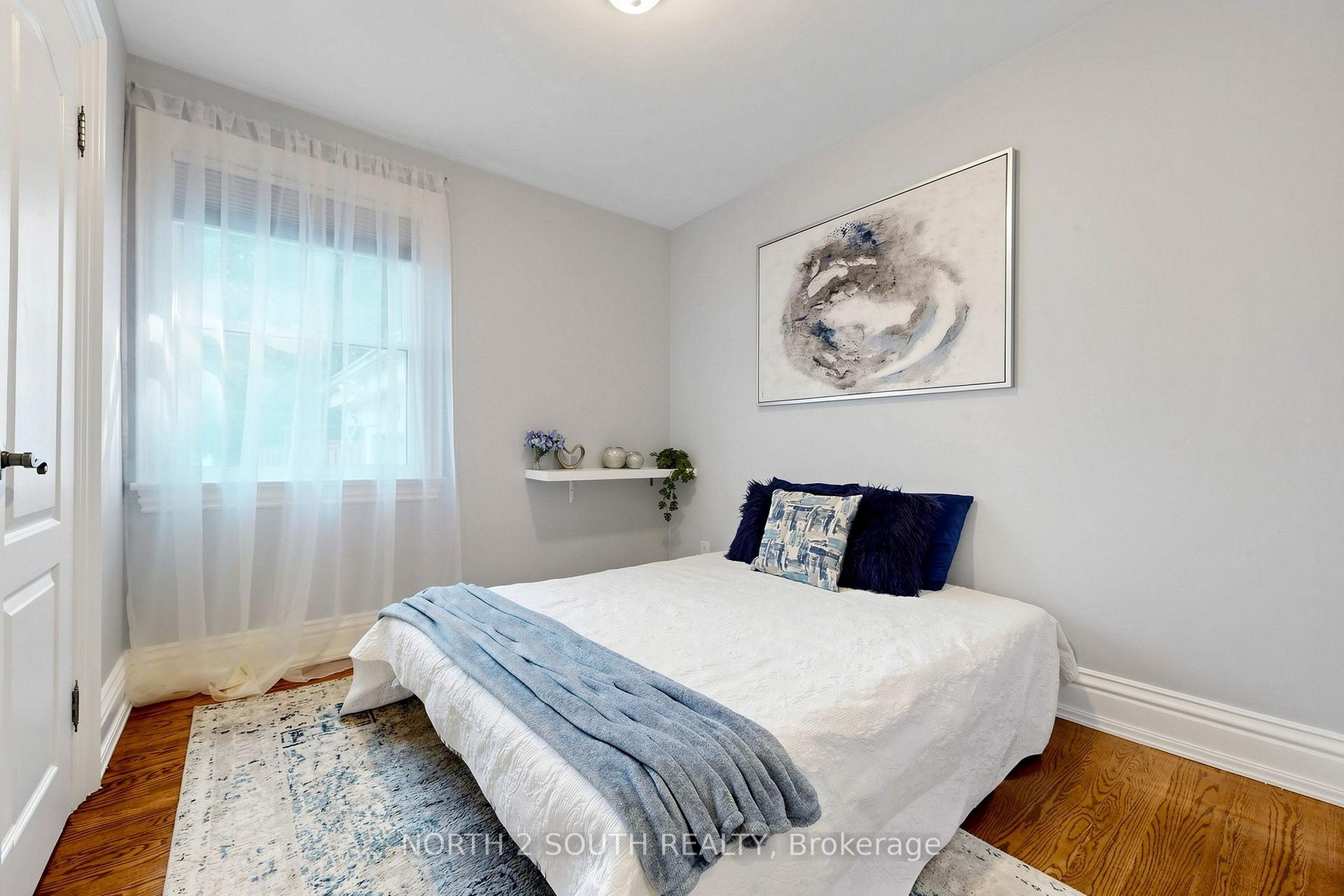 Photo 14 of 263 Thistle Down Boulevard, Etobicoke, Thistletown-Beaumonde Heights — HOMEH