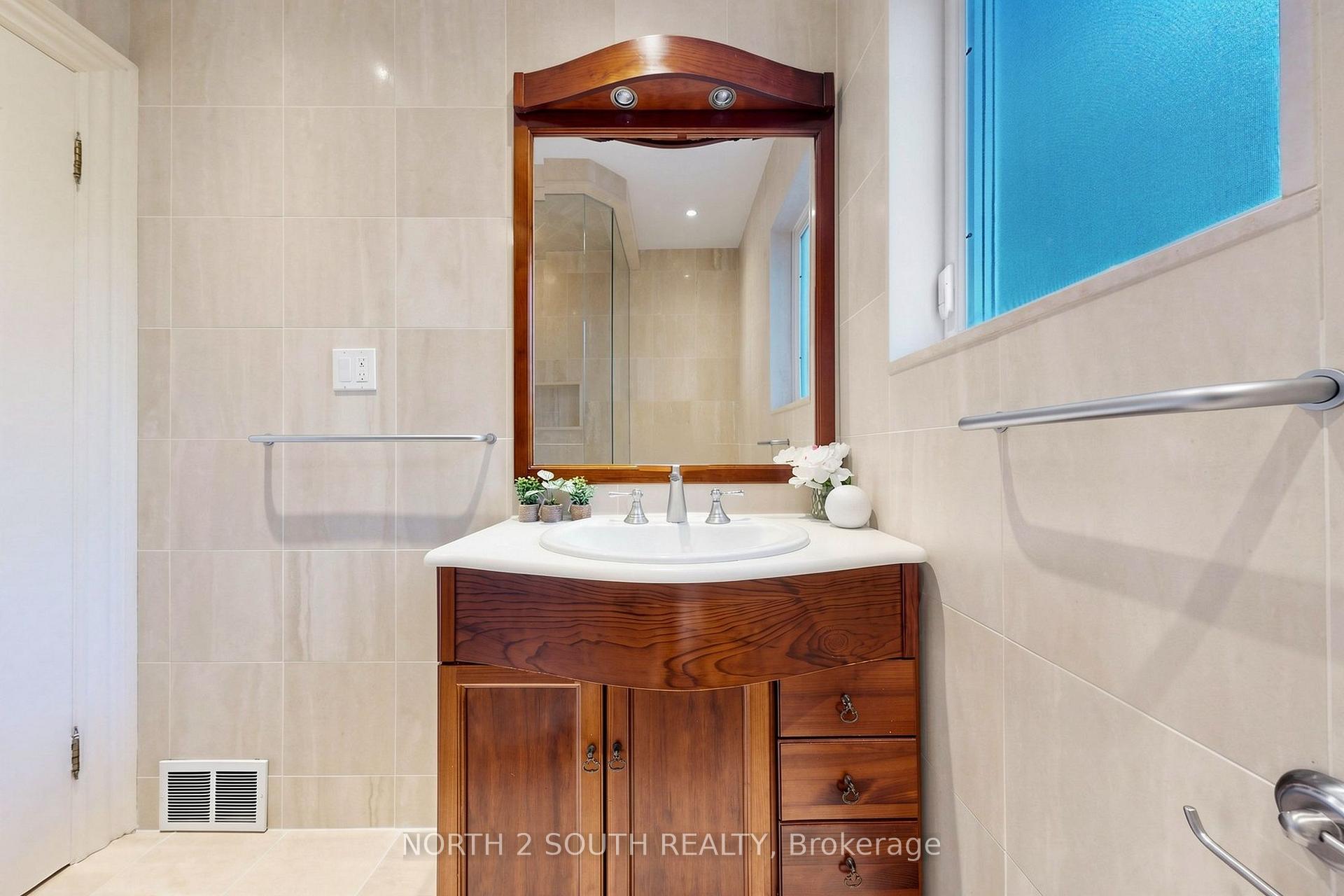 Photo 16 of 263 Thistle Down Boulevard, Etobicoke, Thistletown-Beaumonde Heights — HOMEH