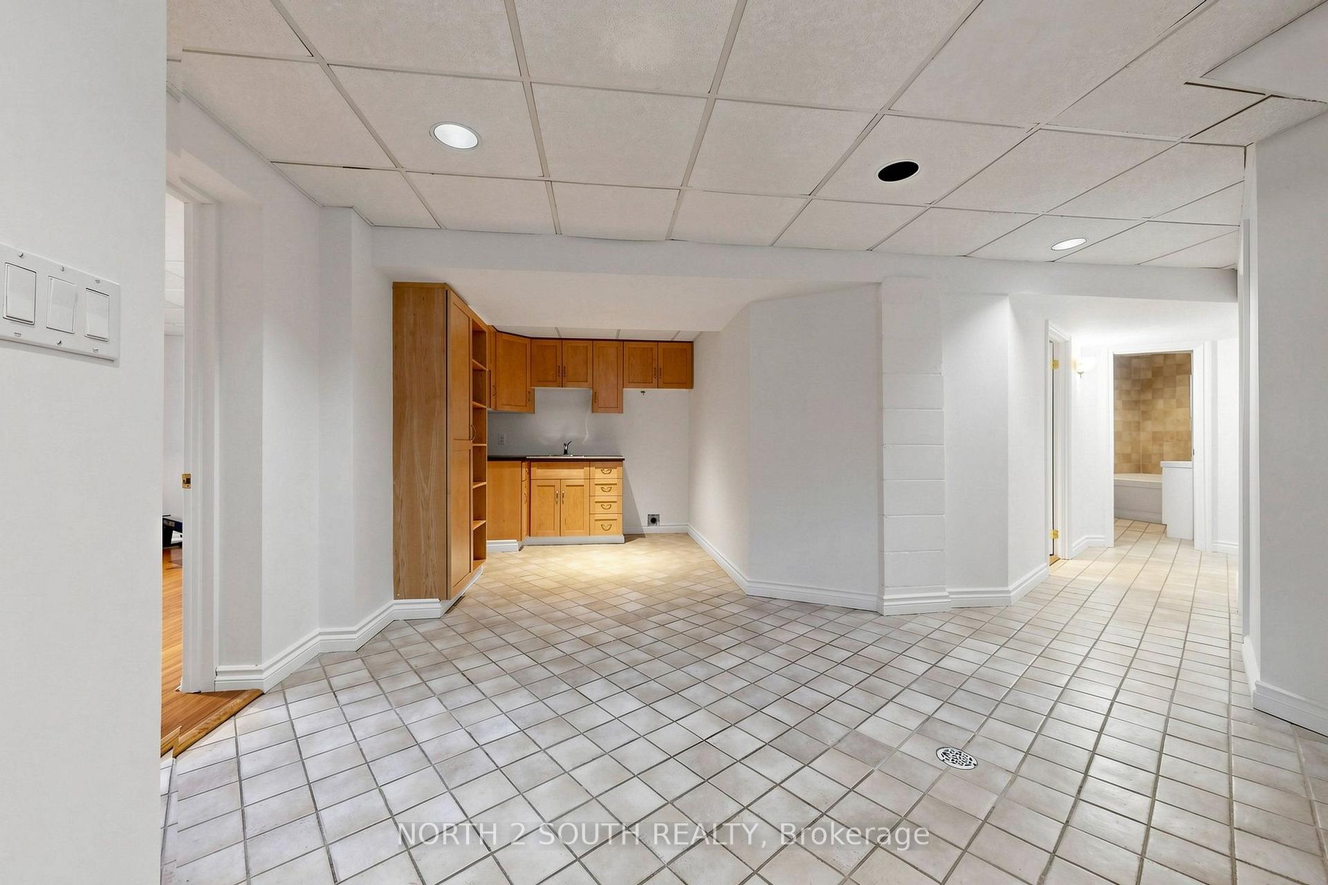 Photo 20 of 263 Thistle Down Boulevard, Etobicoke, Thistletown-Beaumonde Heights — HOMEH