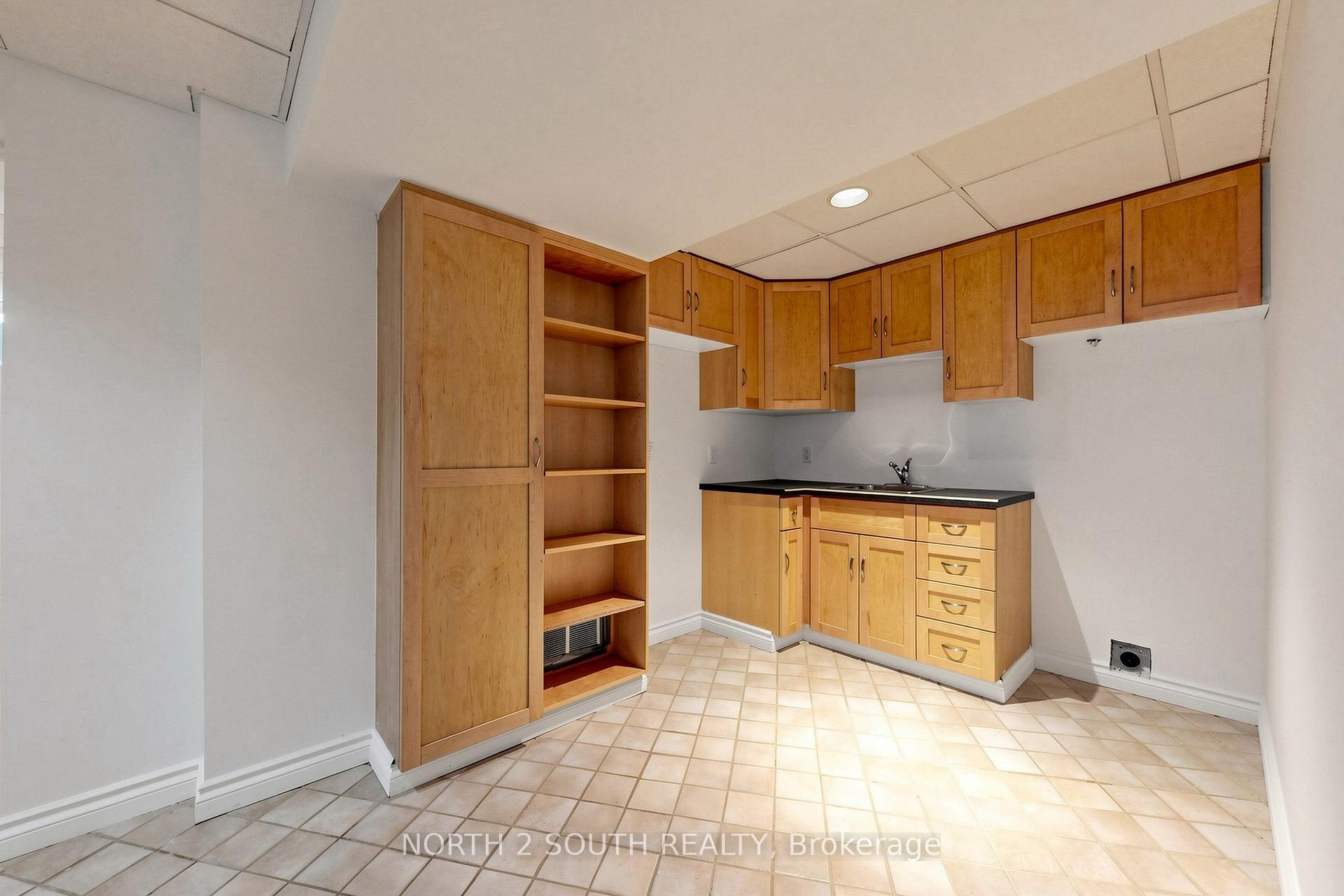 Photo 21 of 263 Thistle Down Boulevard, Etobicoke, Thistletown-Beaumonde Heights — HOMEH