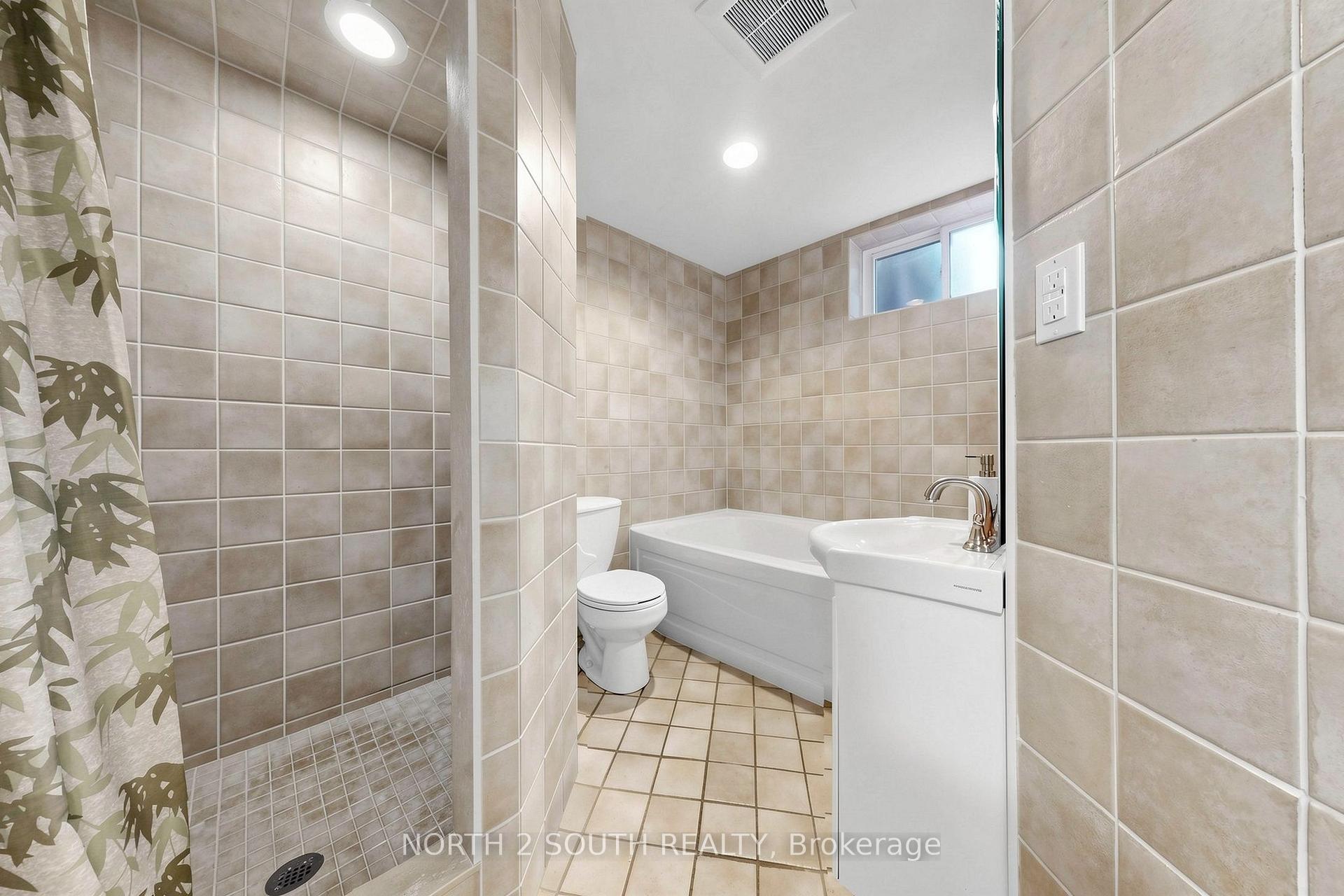 Photo 24 of 263 Thistle Down Boulevard, Etobicoke, Thistletown-Beaumonde Heights — HOMEH