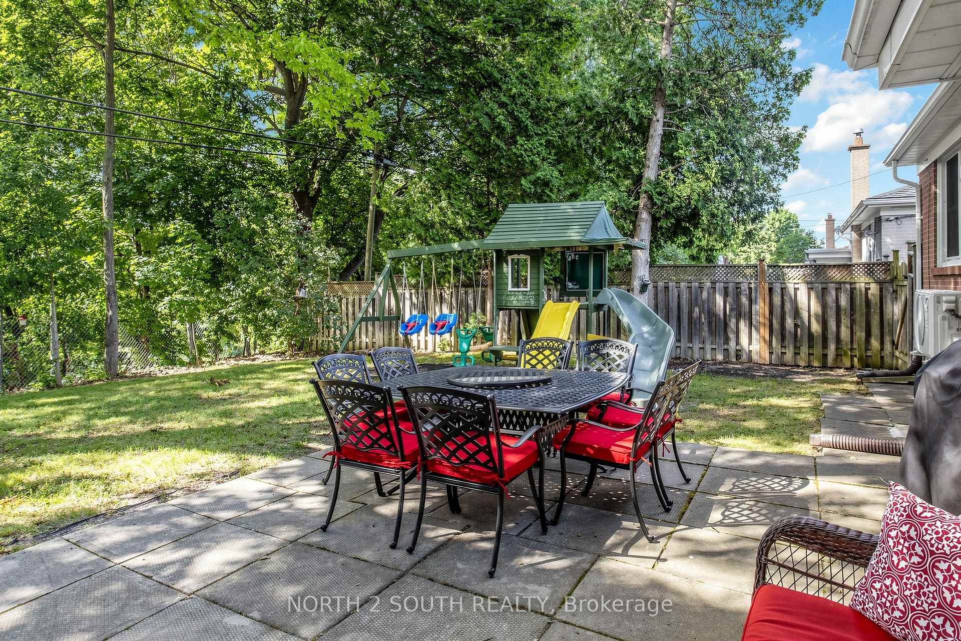 Photo 27 of 263 Thistle Down Boulevard, Etobicoke, Thistletown-Beaumonde Heights — HOMEH