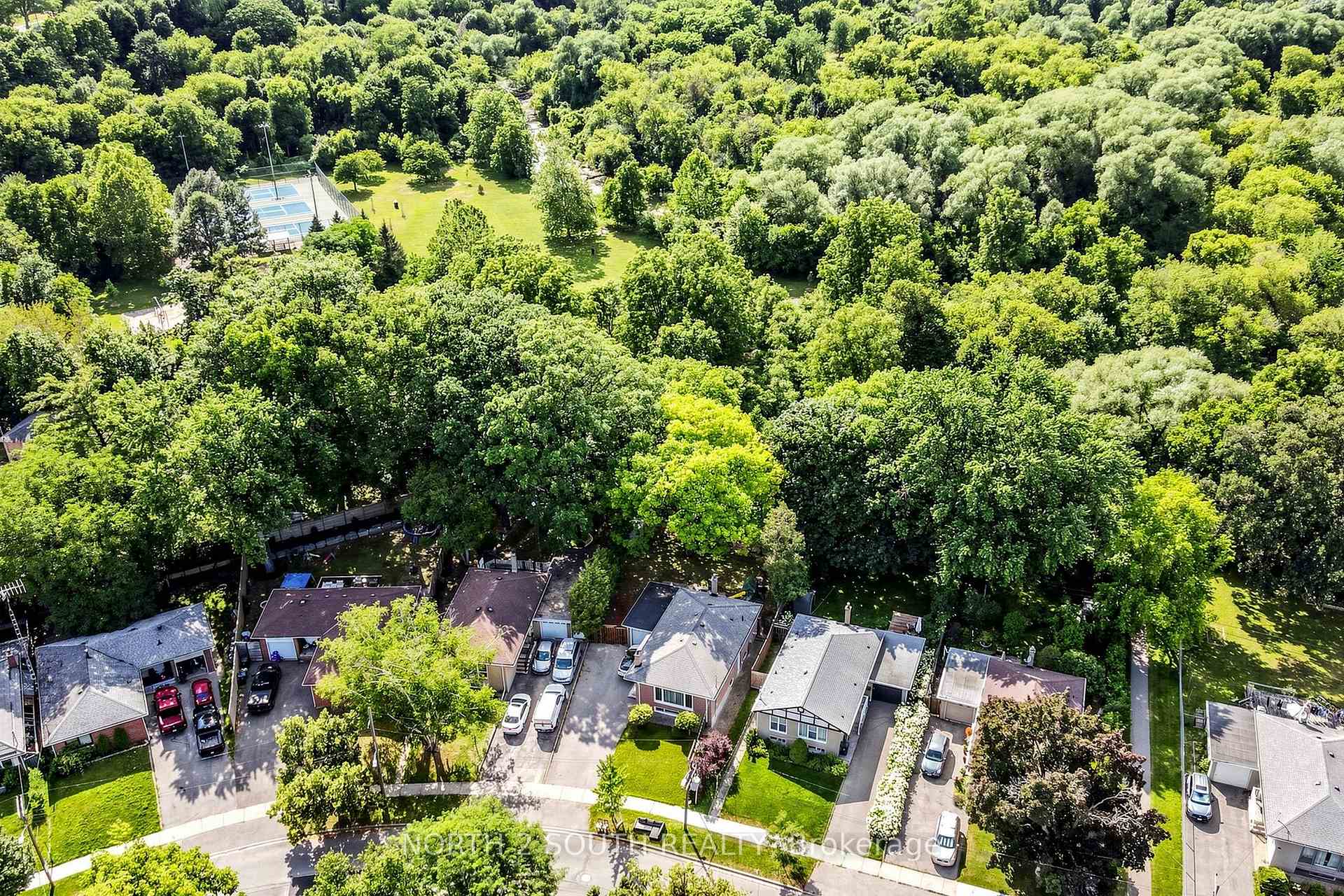 Photo 35 of 263 Thistle Down Boulevard, Etobicoke, Thistletown-Beaumonde Heights — HOMEH