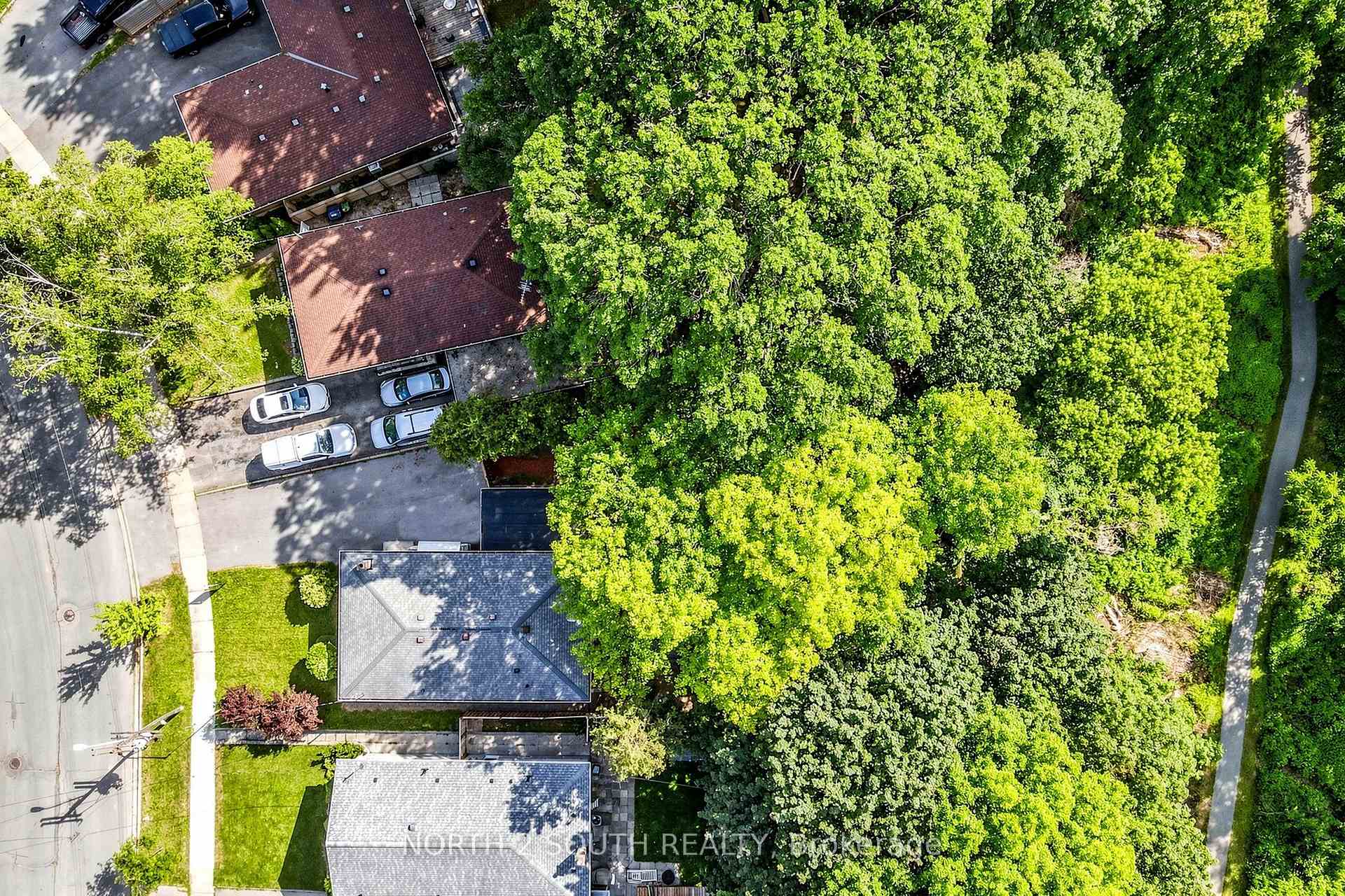 Photo 36 of 263 Thistle Down Boulevard, Etobicoke, Thistletown-Beaumonde Heights — HOMEH