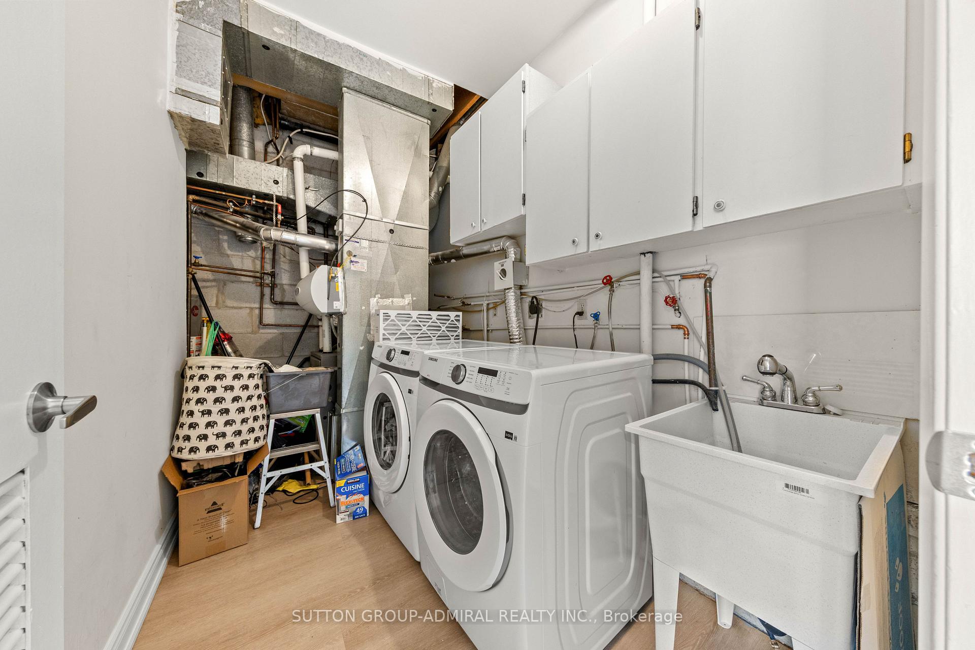 Photo 18 of Unit 7, 45 Poplar Crescent N, Aurora, Aurora Estates — HOMEH