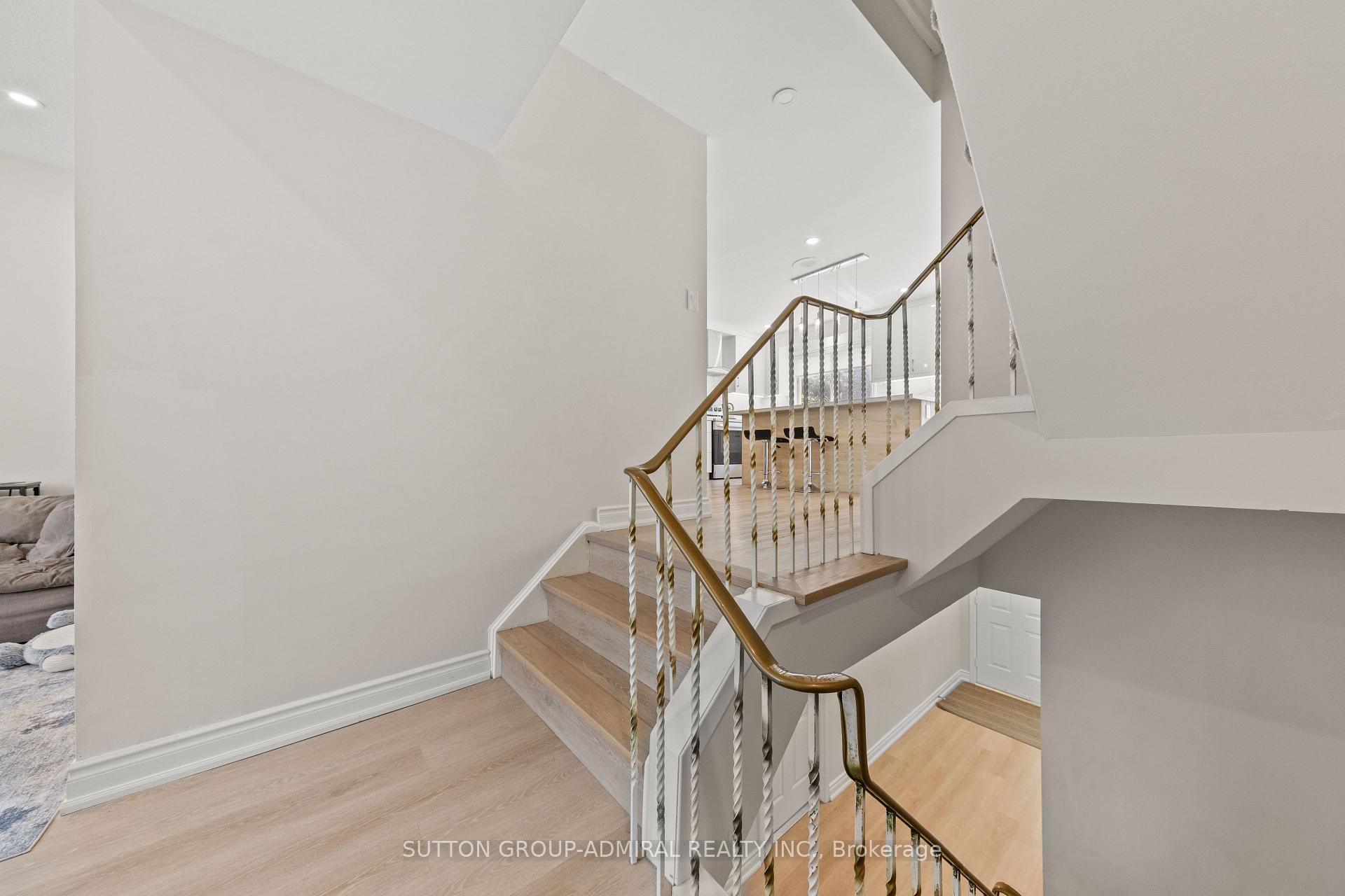 Photo 19 of Unit 7, 45 Poplar Crescent N, Aurora, Aurora Estates — HOMEH