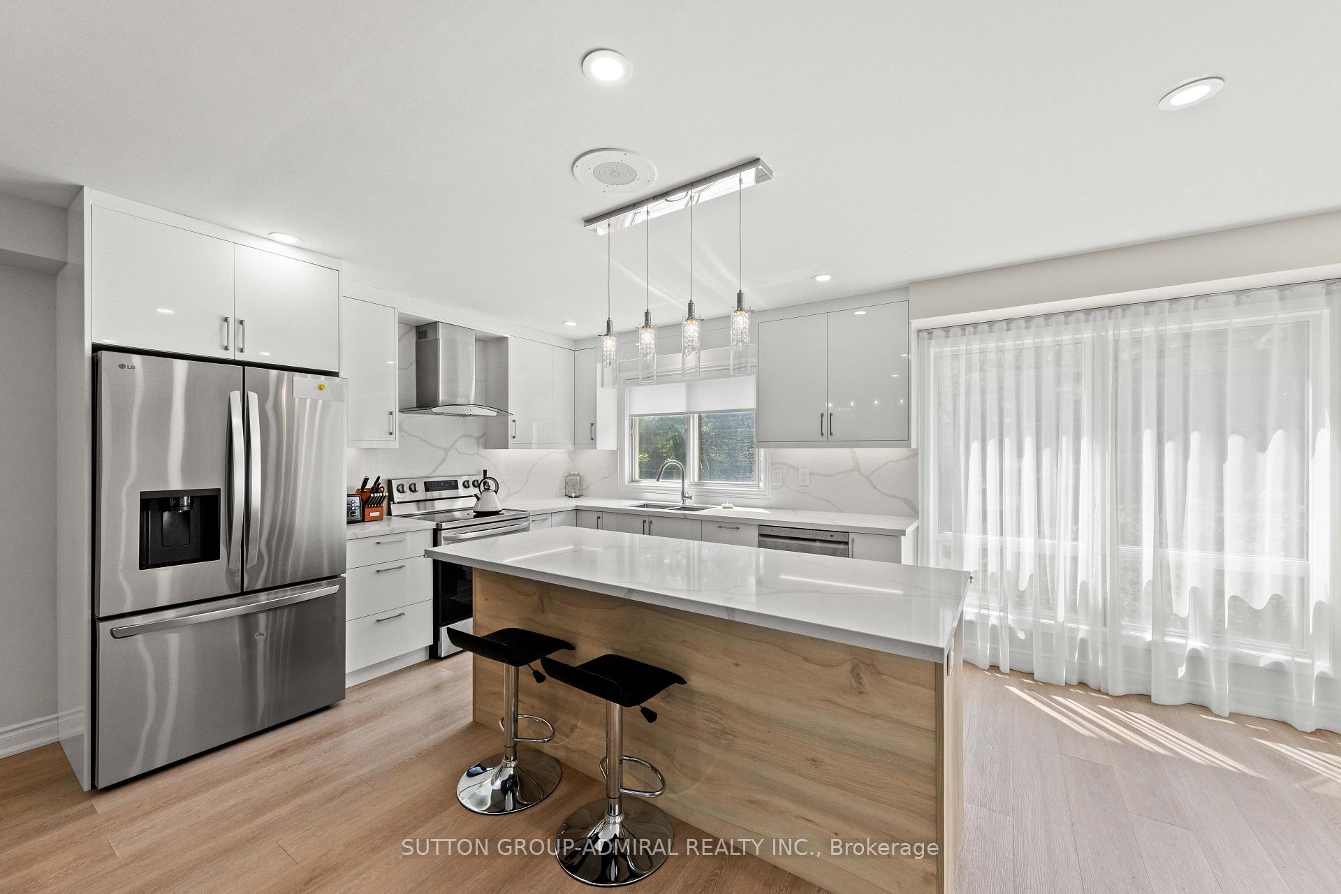 Photo 23 of Unit 7, 45 Poplar Crescent N, Aurora, Aurora Estates — HOMEH