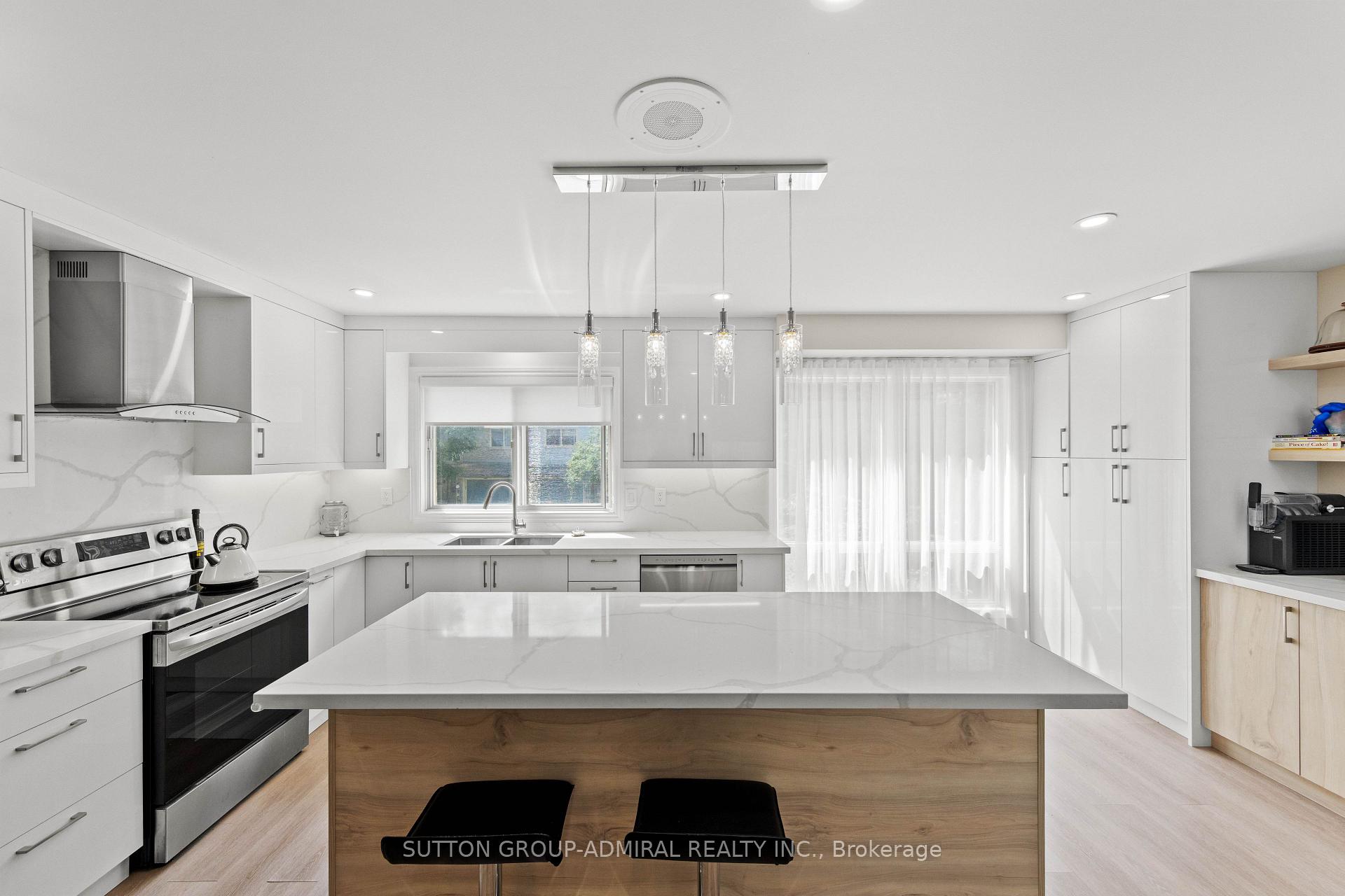 Photo 24 of Unit 7, 45 Poplar Crescent N, Aurora, Aurora Estates — HOMEH
