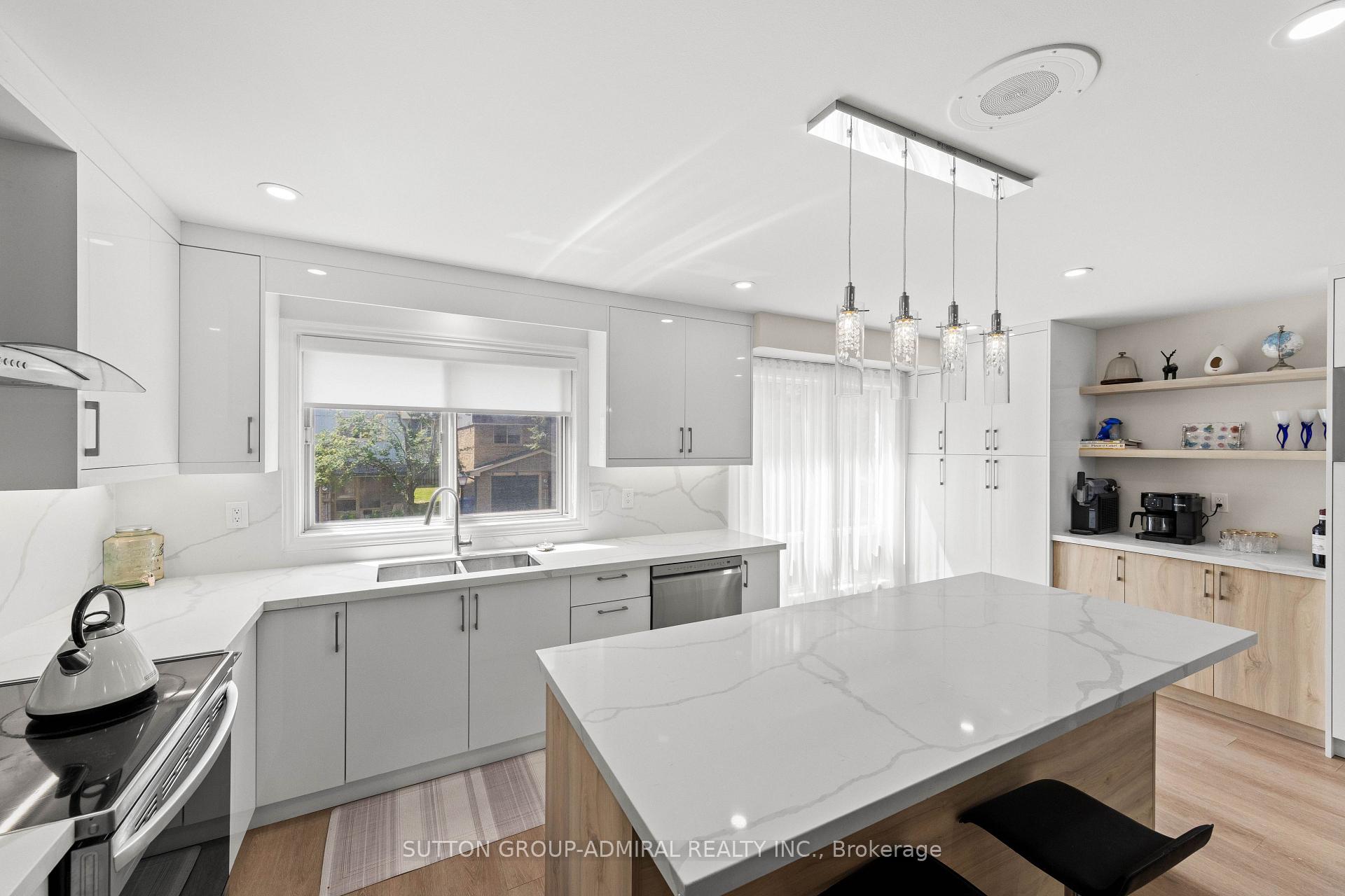 Photo 25 of Unit 7, 45 Poplar Crescent N, Aurora, Aurora Estates — HOMEH